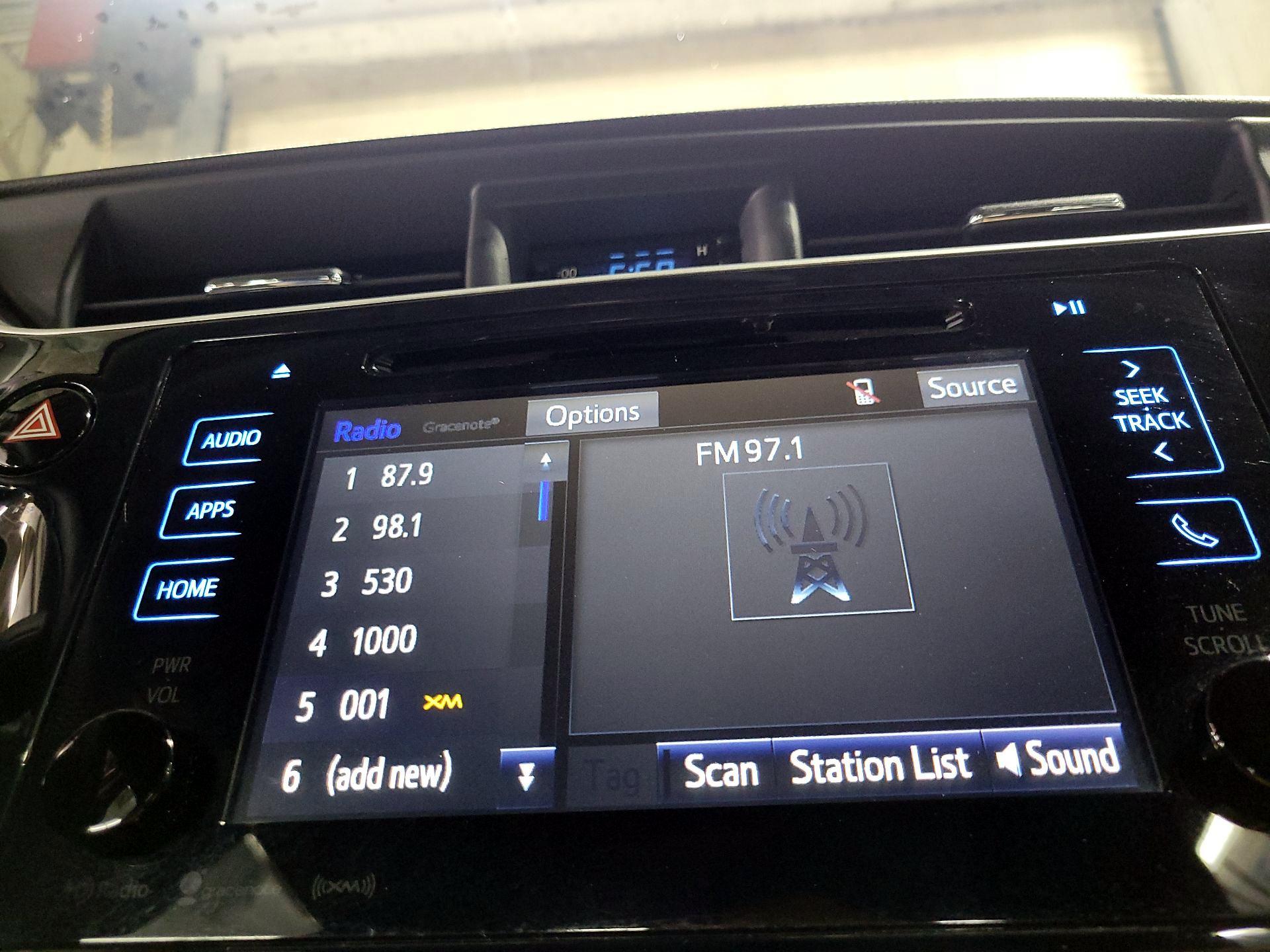 Thumbnail: 2018 Toyota Corolla - 15