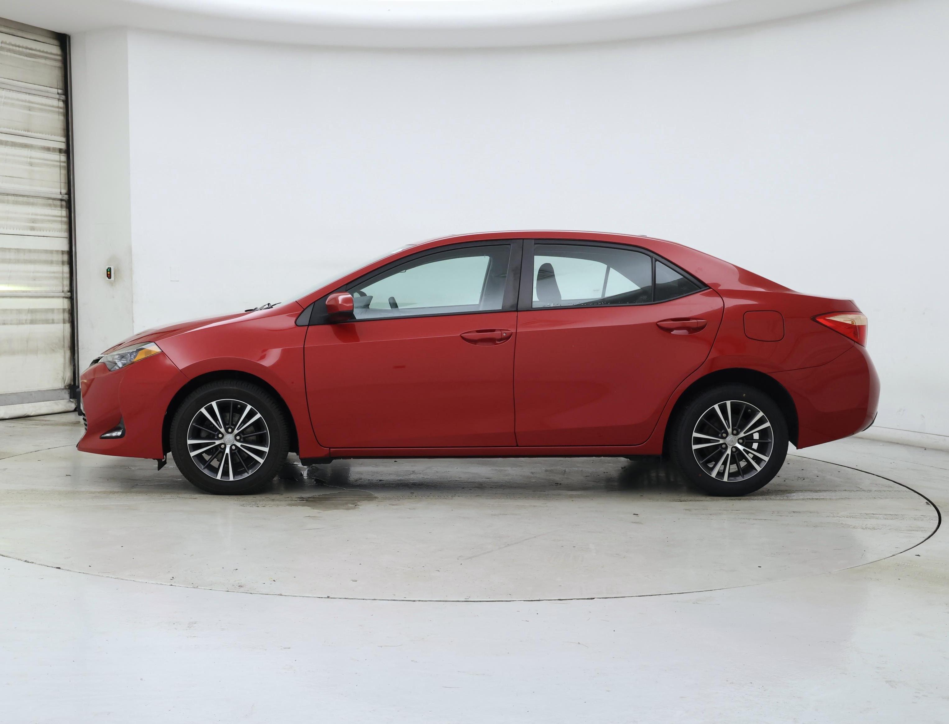 Thumbnail: 2018 Toyota Corolla - 3