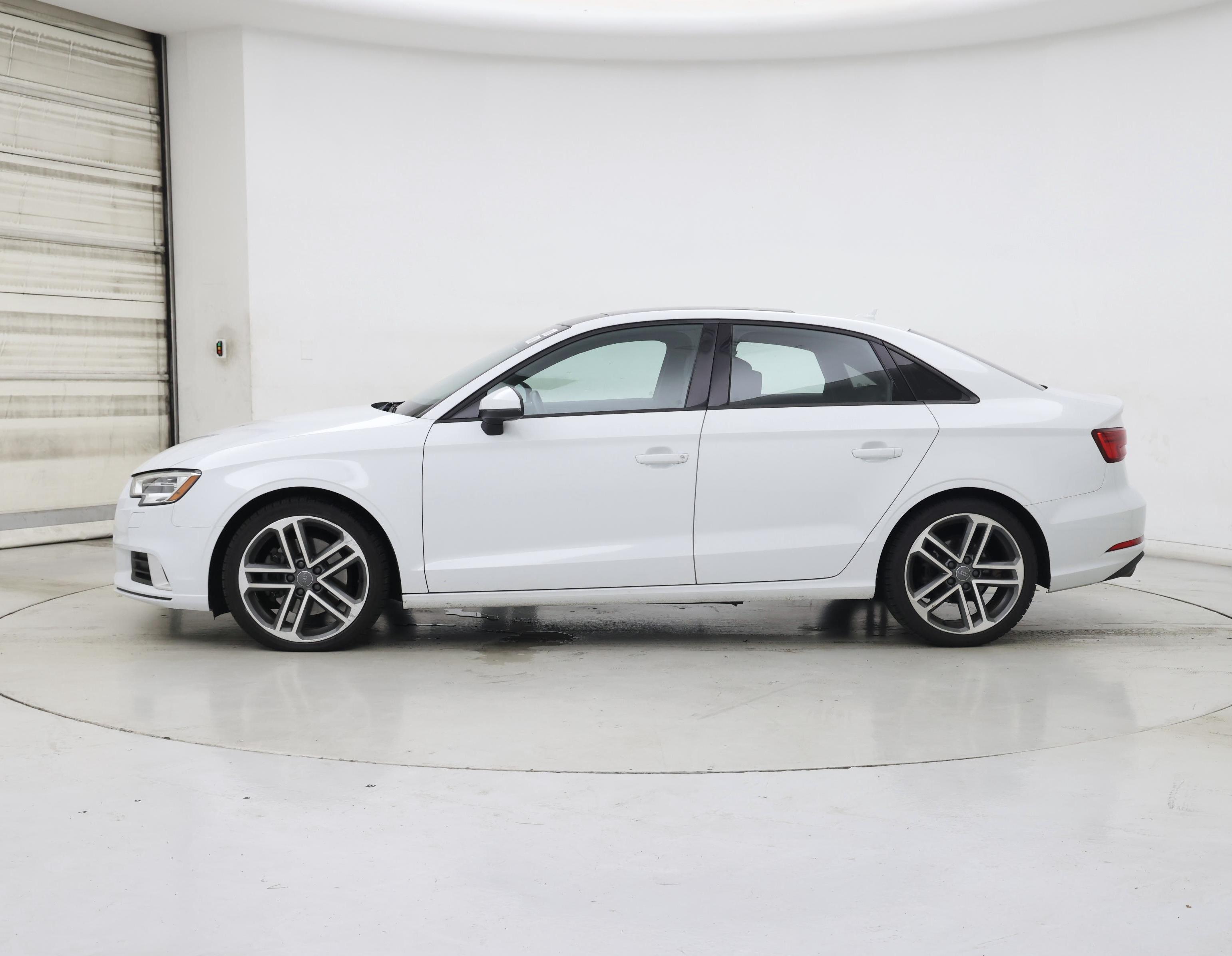 Thumbnail: 2017 Audi A3 - 3