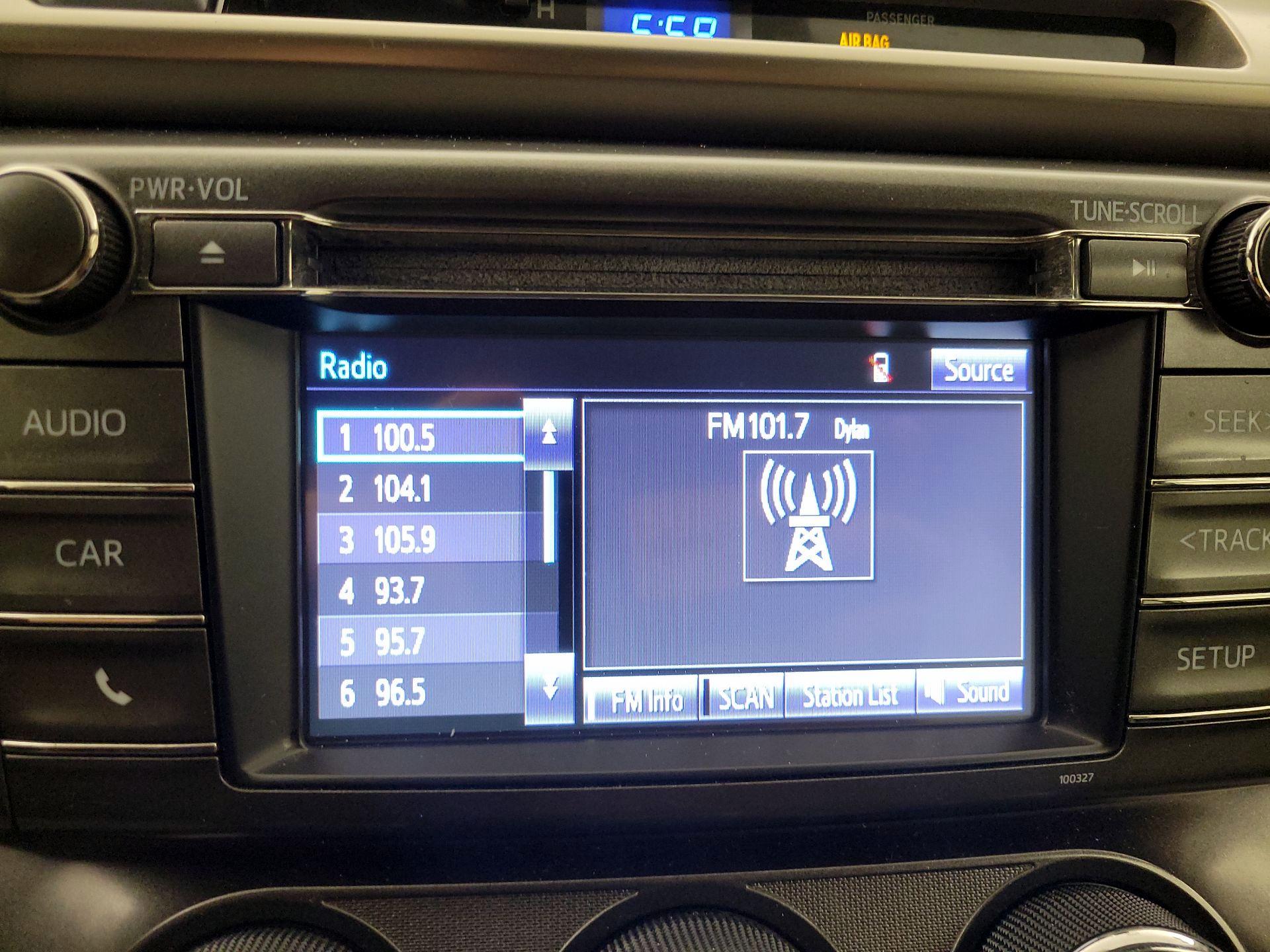 Thumbnail: 2014 Toyota RAV4 - 15