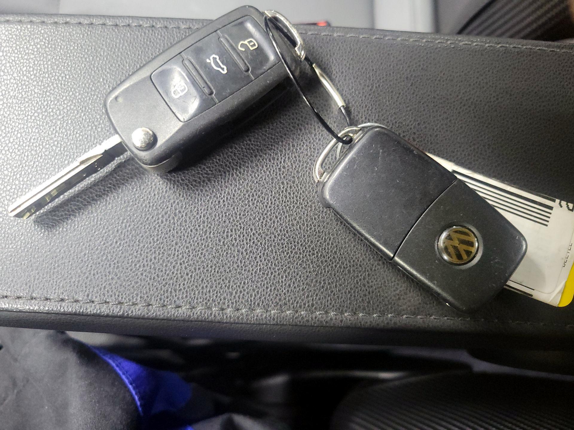 Thumbnail: 2015 Volkswagen Beetle - 19