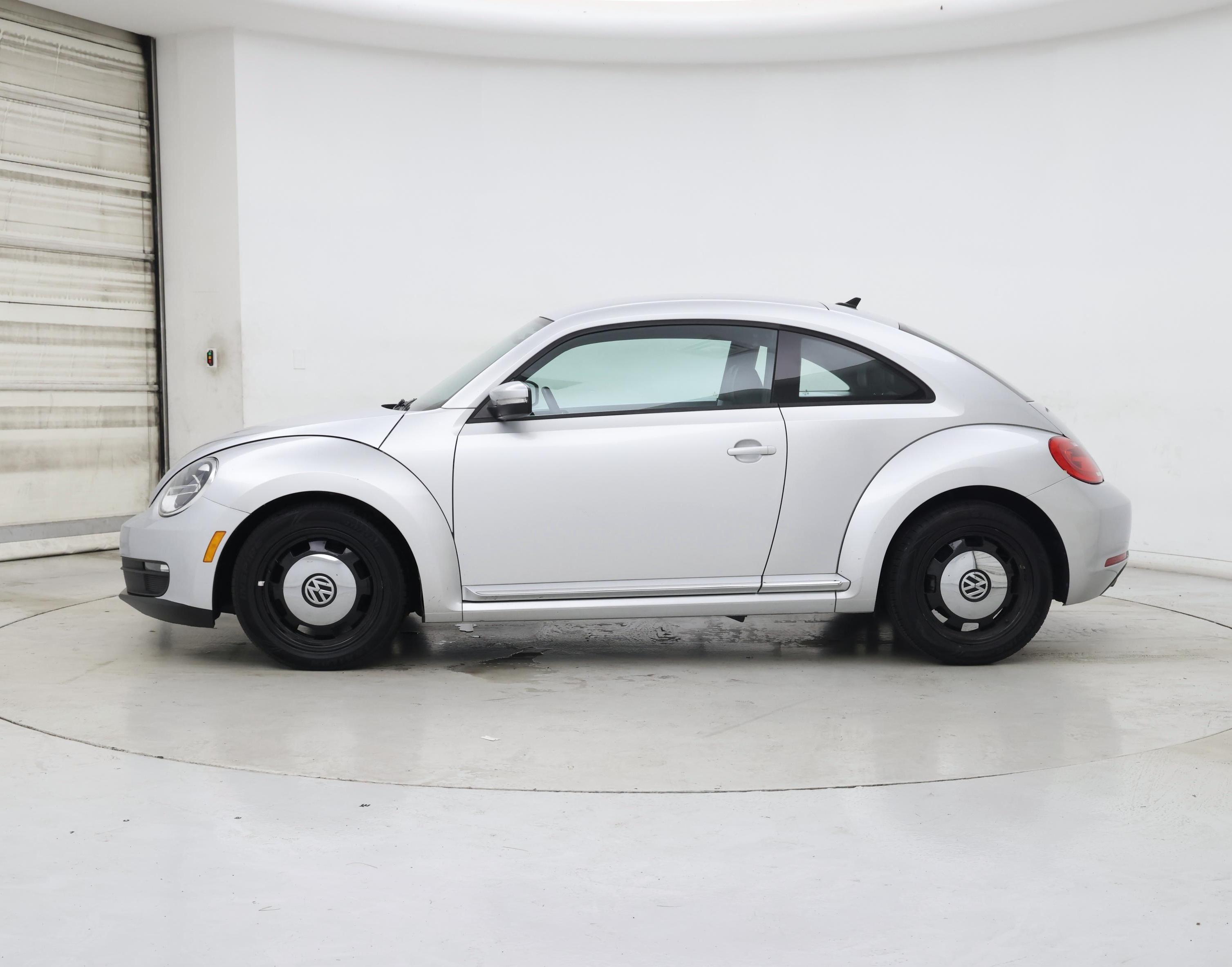 Thumbnail: 2015 Volkswagen Beetle - 3