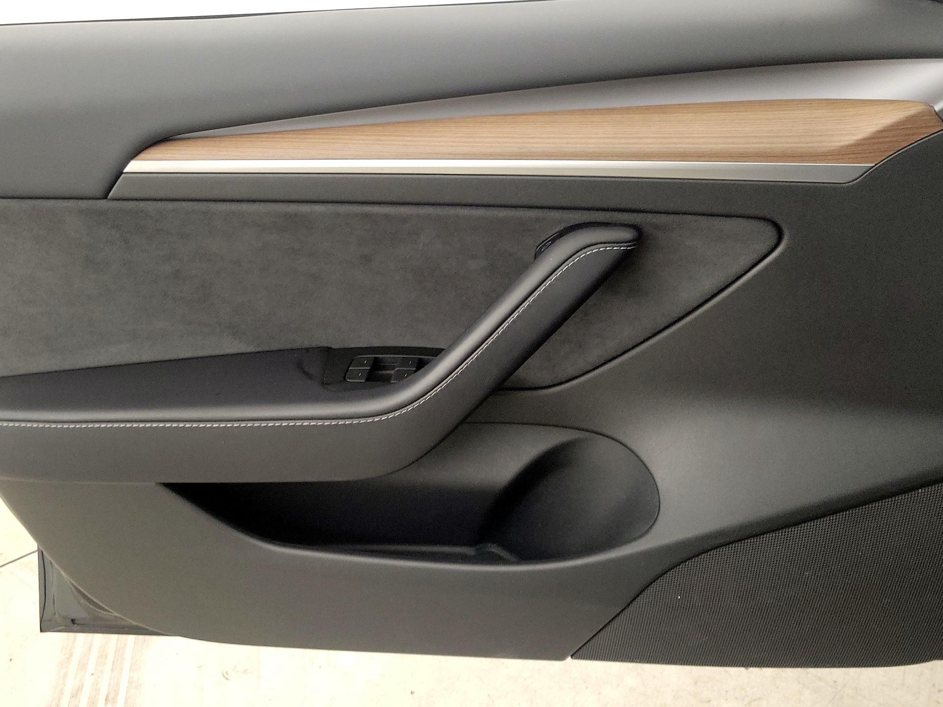 Thumbnail: 2023 Tesla Model 3 - 12