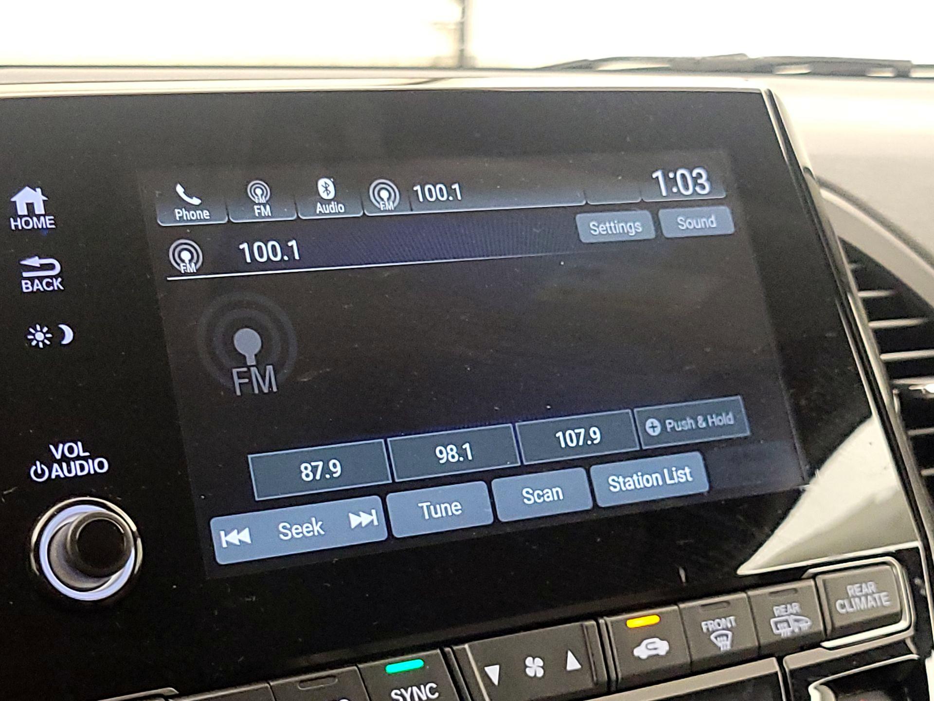 Thumbnail: 2018 Honda Odyssey - 15