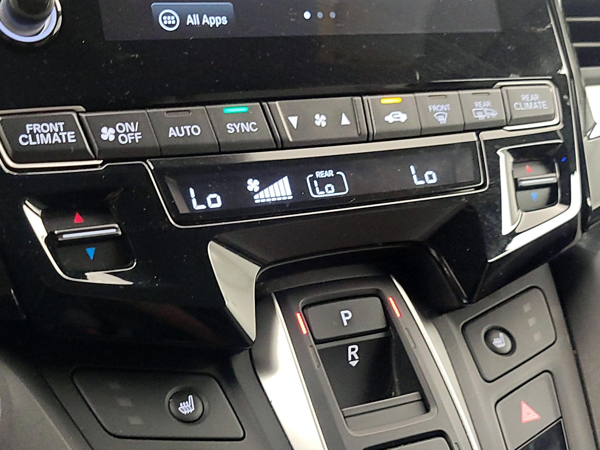 Thumbnail: 2018 Honda Odyssey - 16