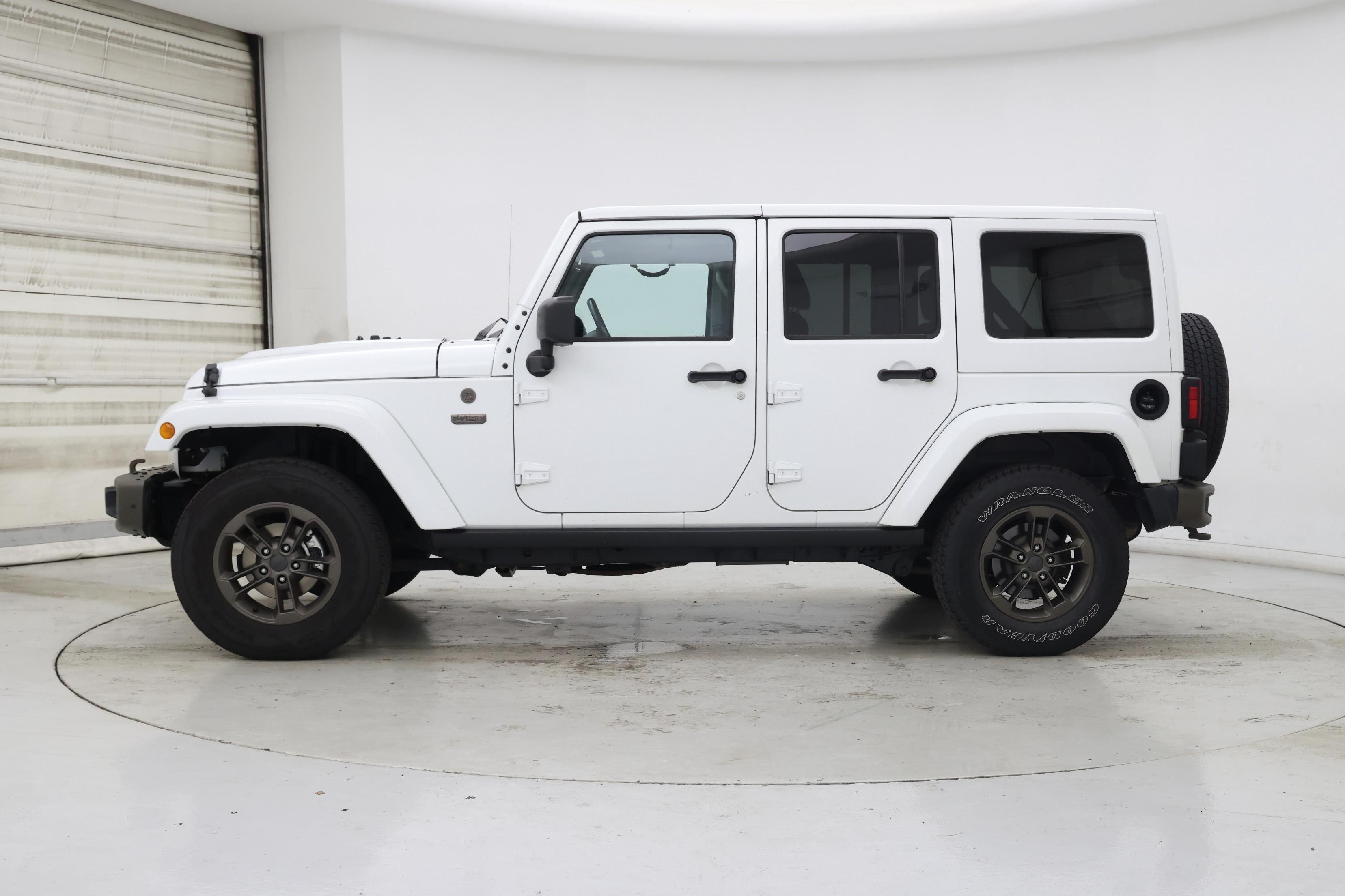 Thumbnail: 2017 Jeep Wrangler - 3