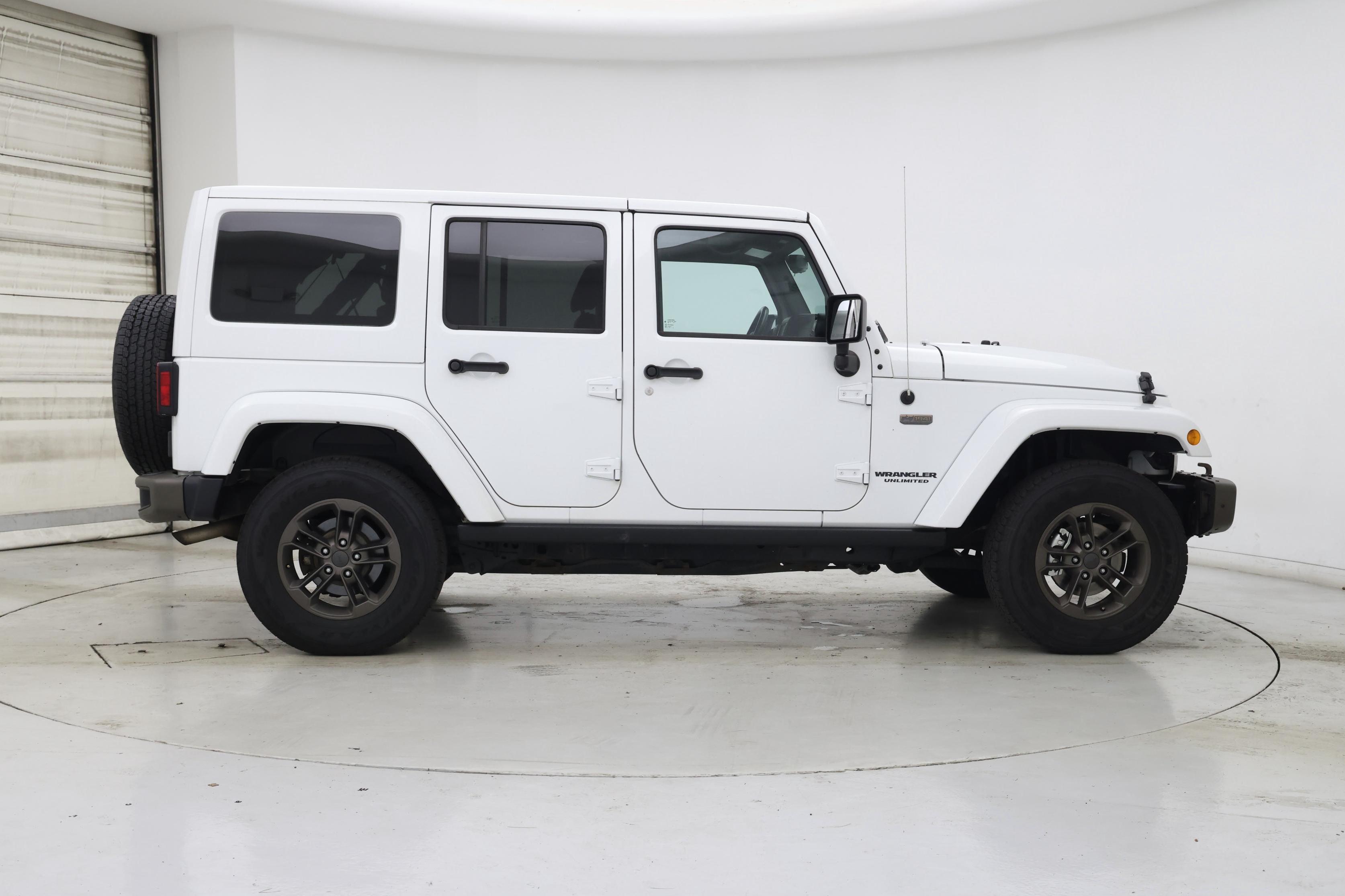 Thumbnail: 2017 Jeep Wrangler - 7