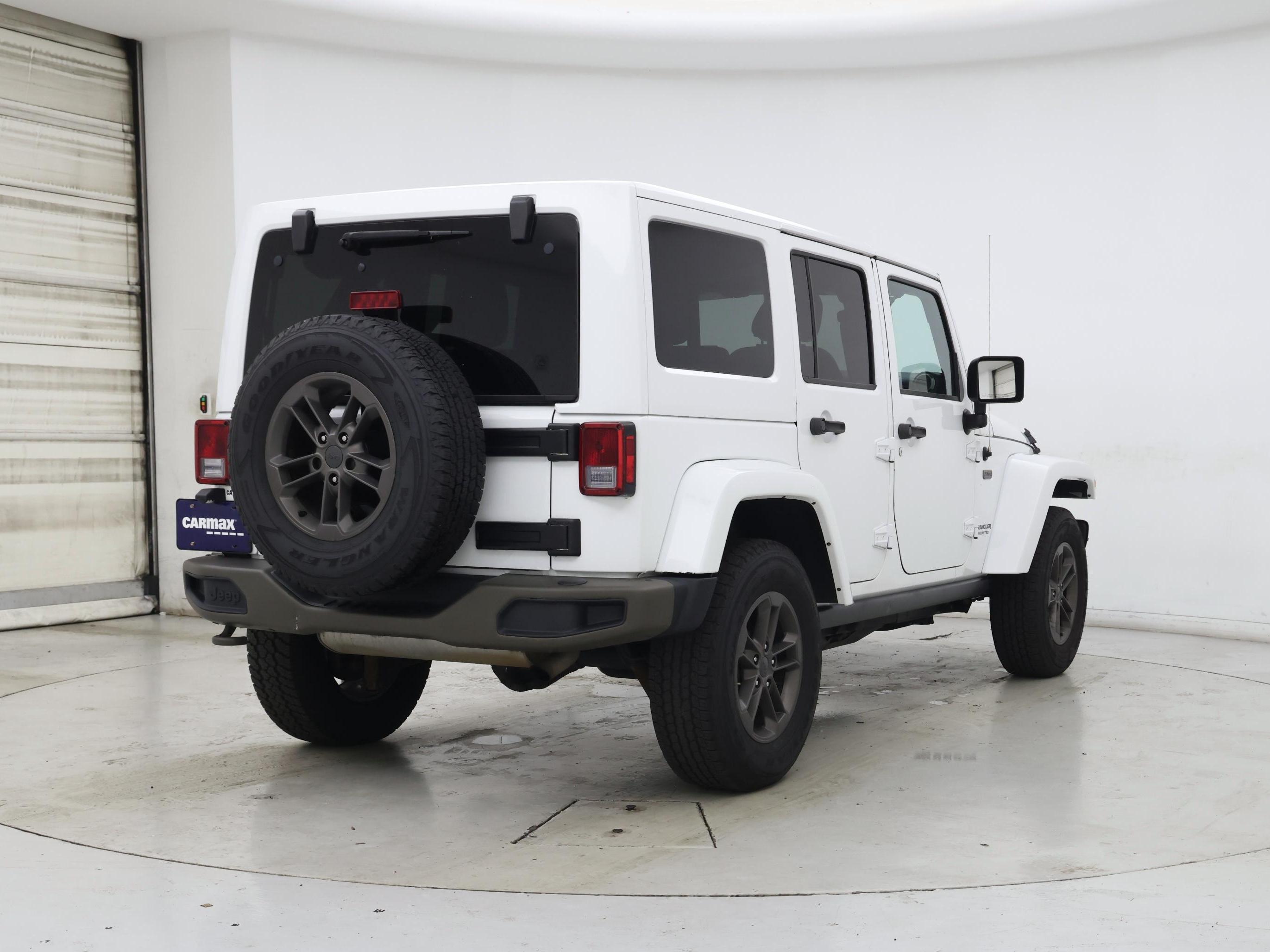 Thumbnail: 2017 Jeep Wrangler - 8