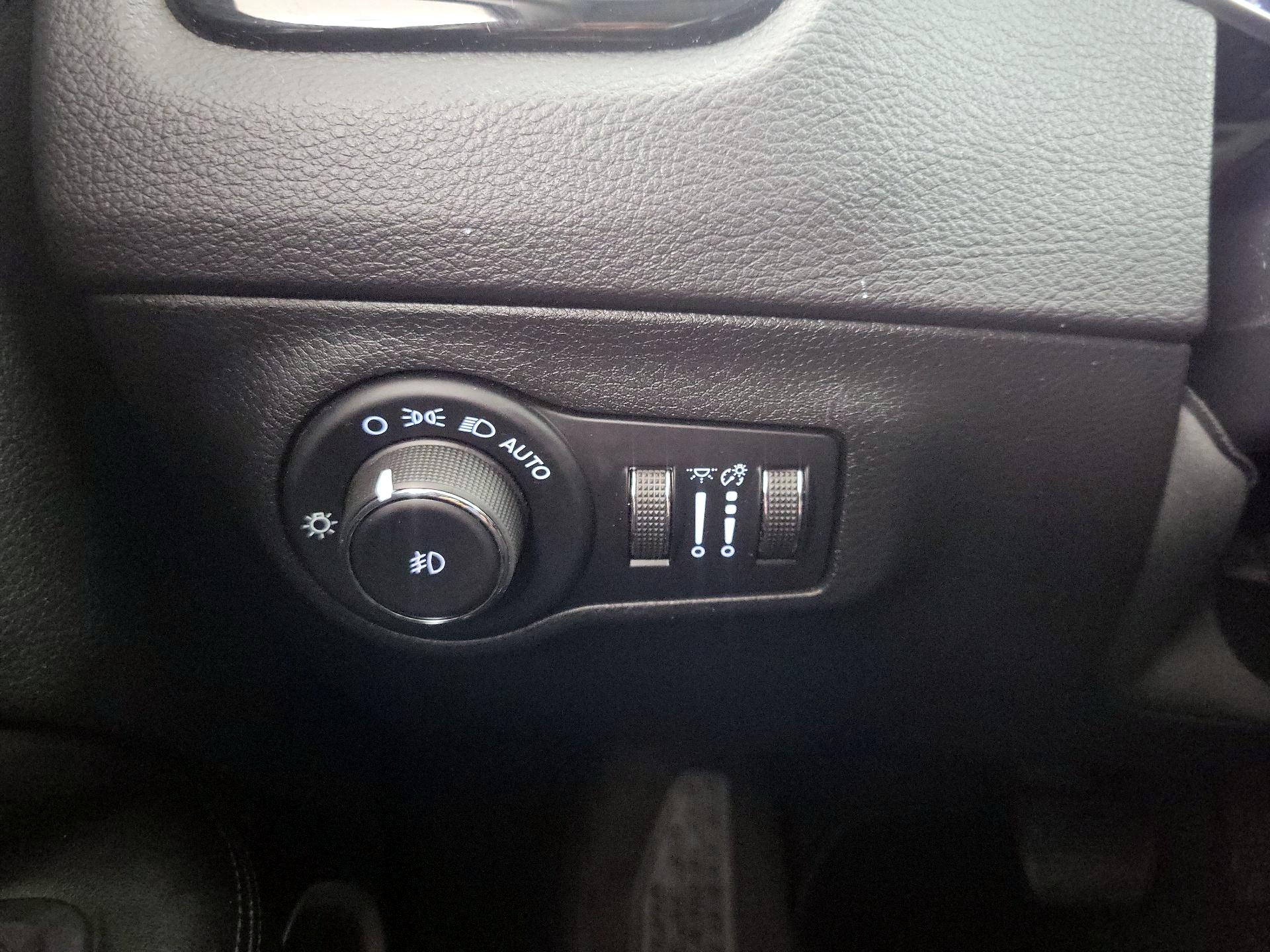 Thumbnail: 2021 Jeep Compass - 13