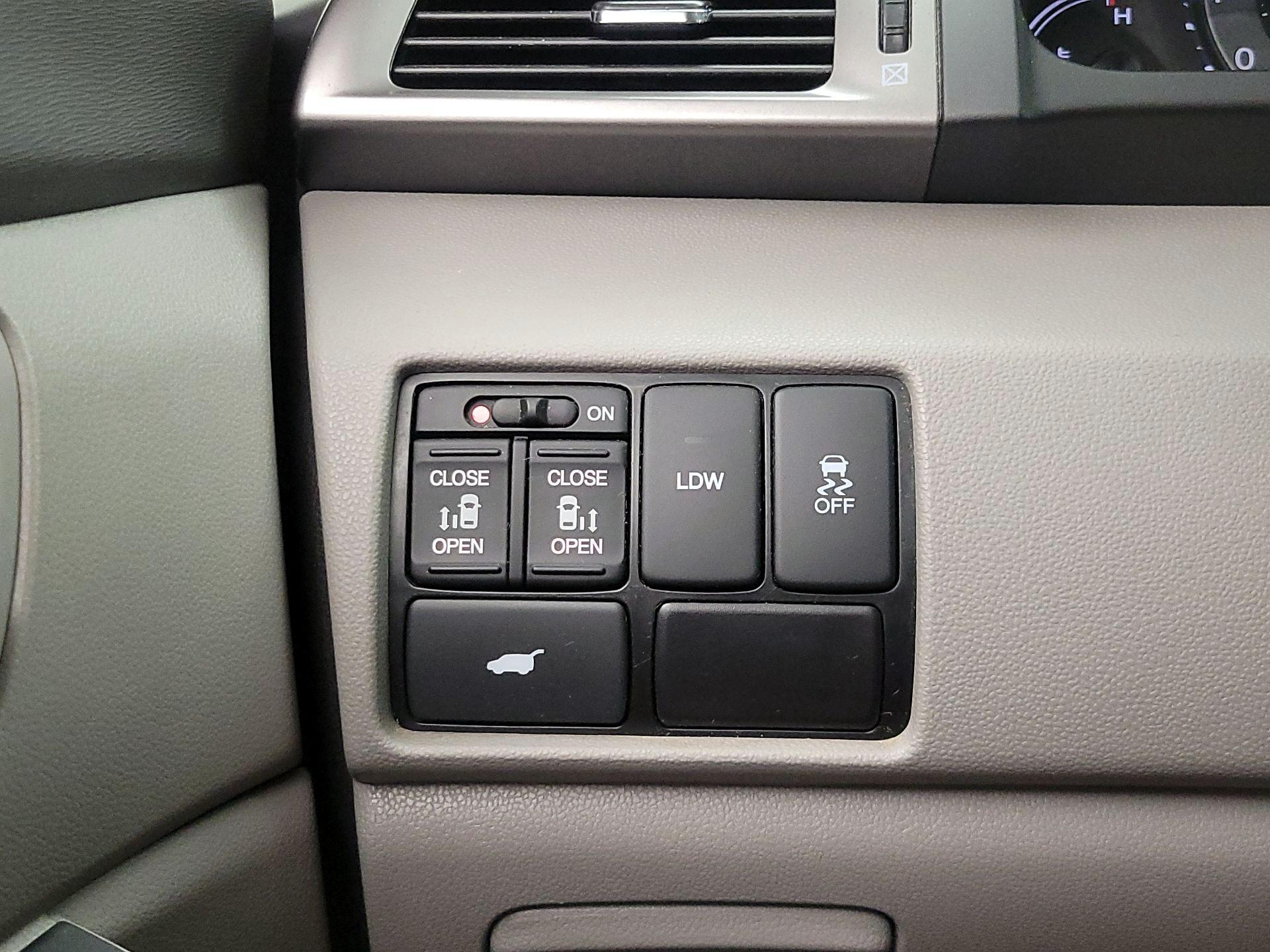 Thumbnail: 2016 Honda Odyssey - 13