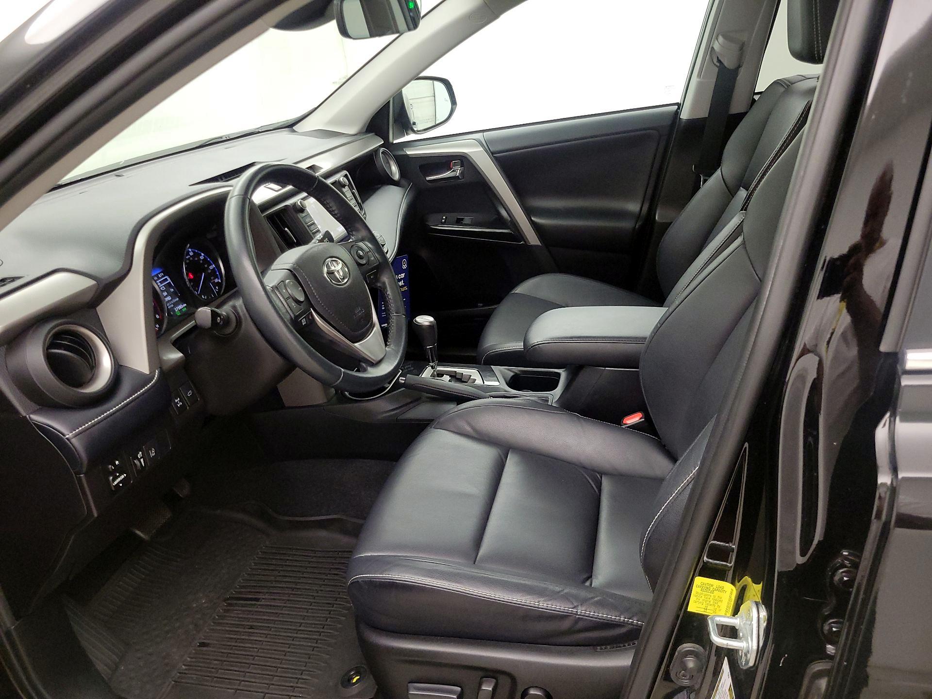 Thumbnail: 2018 Toyota RAV4 - 11