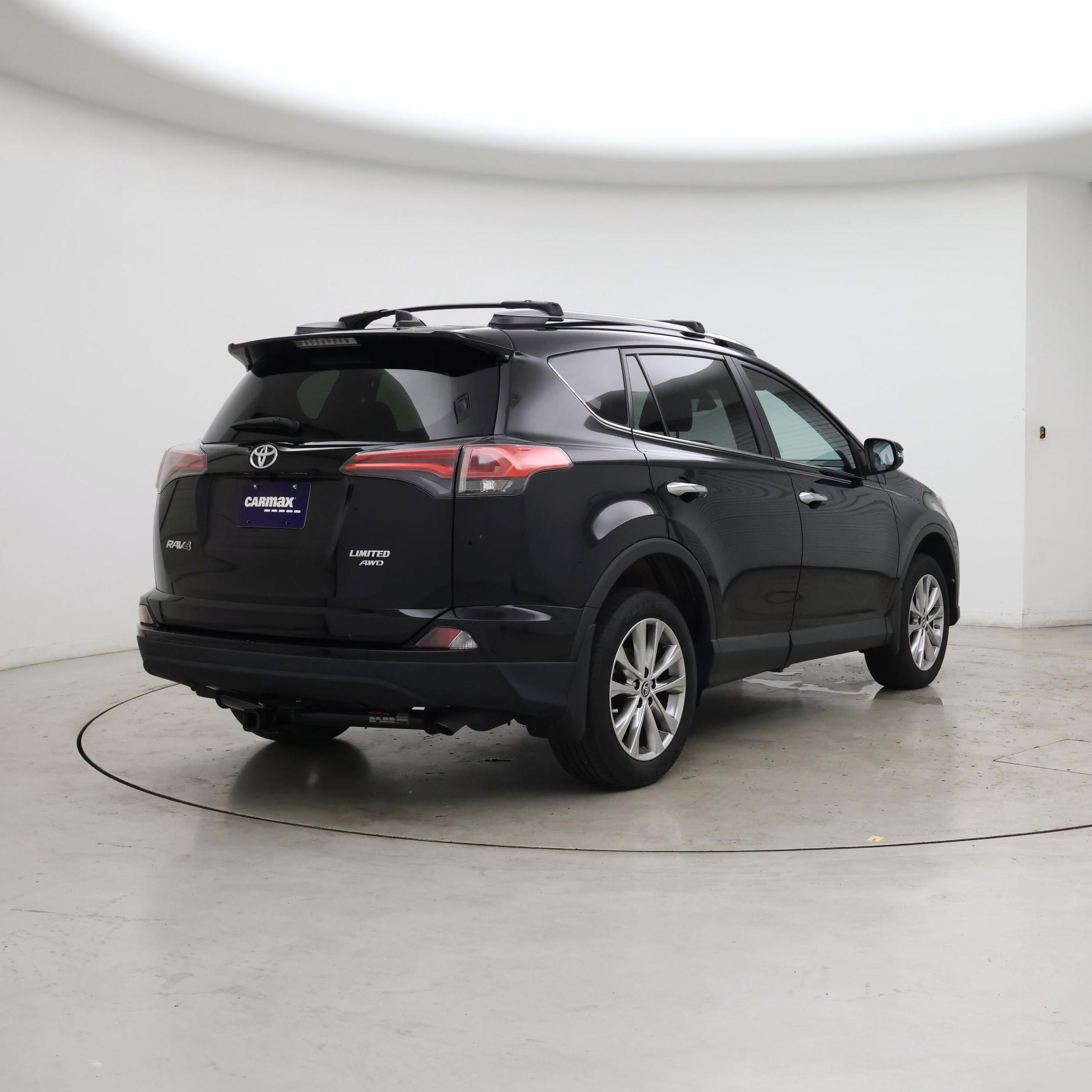 Thumbnail: 2018 Toyota RAV4 - 8