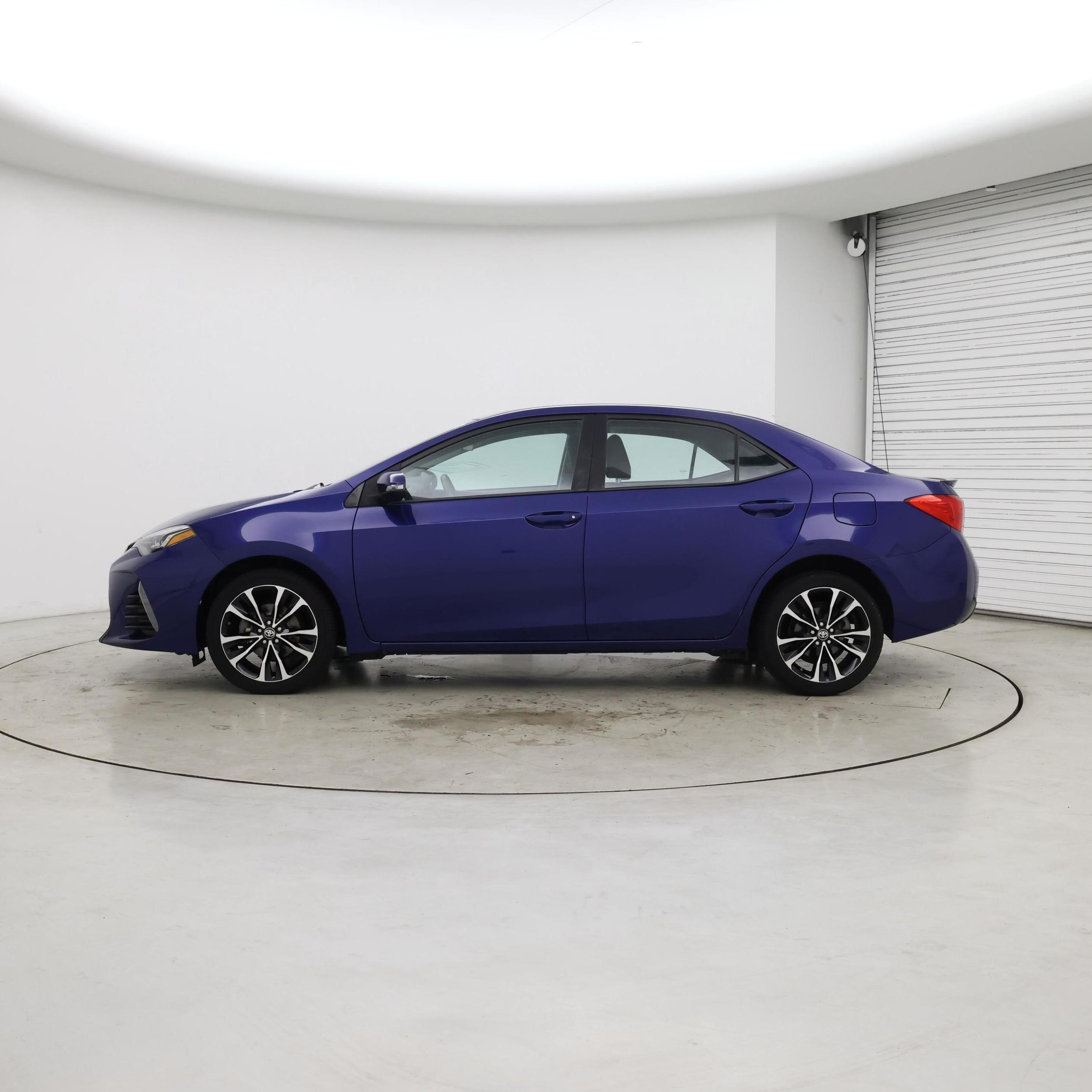 Thumbnail: 2018 Toyota Corolla - 3