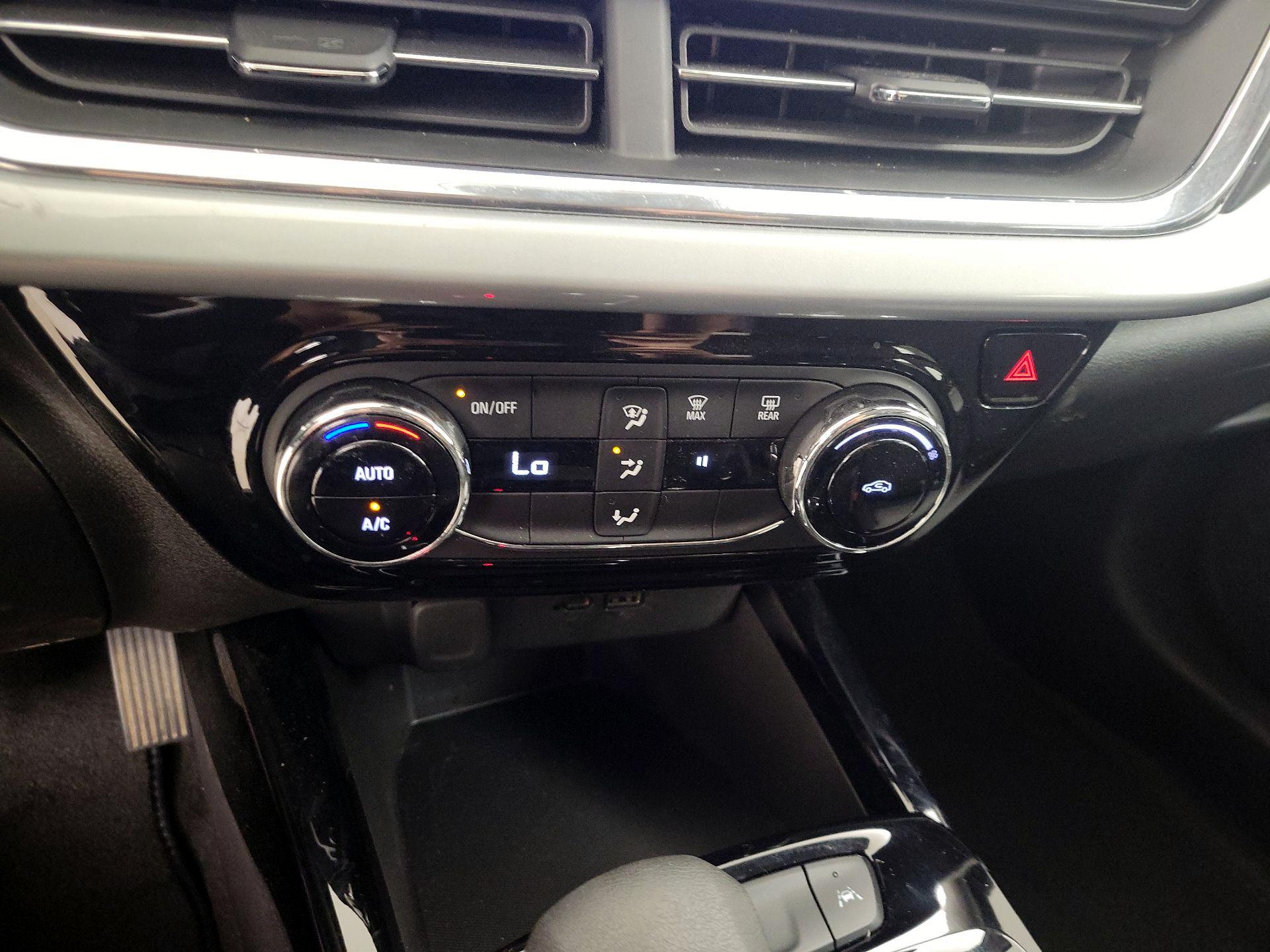 Thumbnail: 2025 Chevrolet Trax - 16