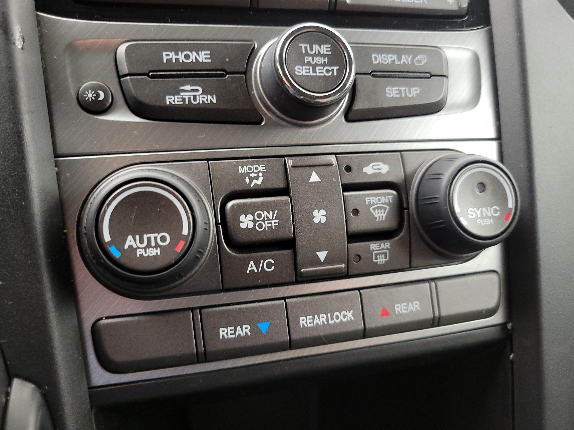Thumbnail: 2013 Honda Pilot - 16