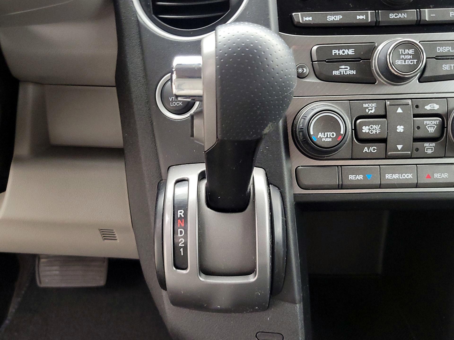 Thumbnail: 2013 Honda Pilot - 17