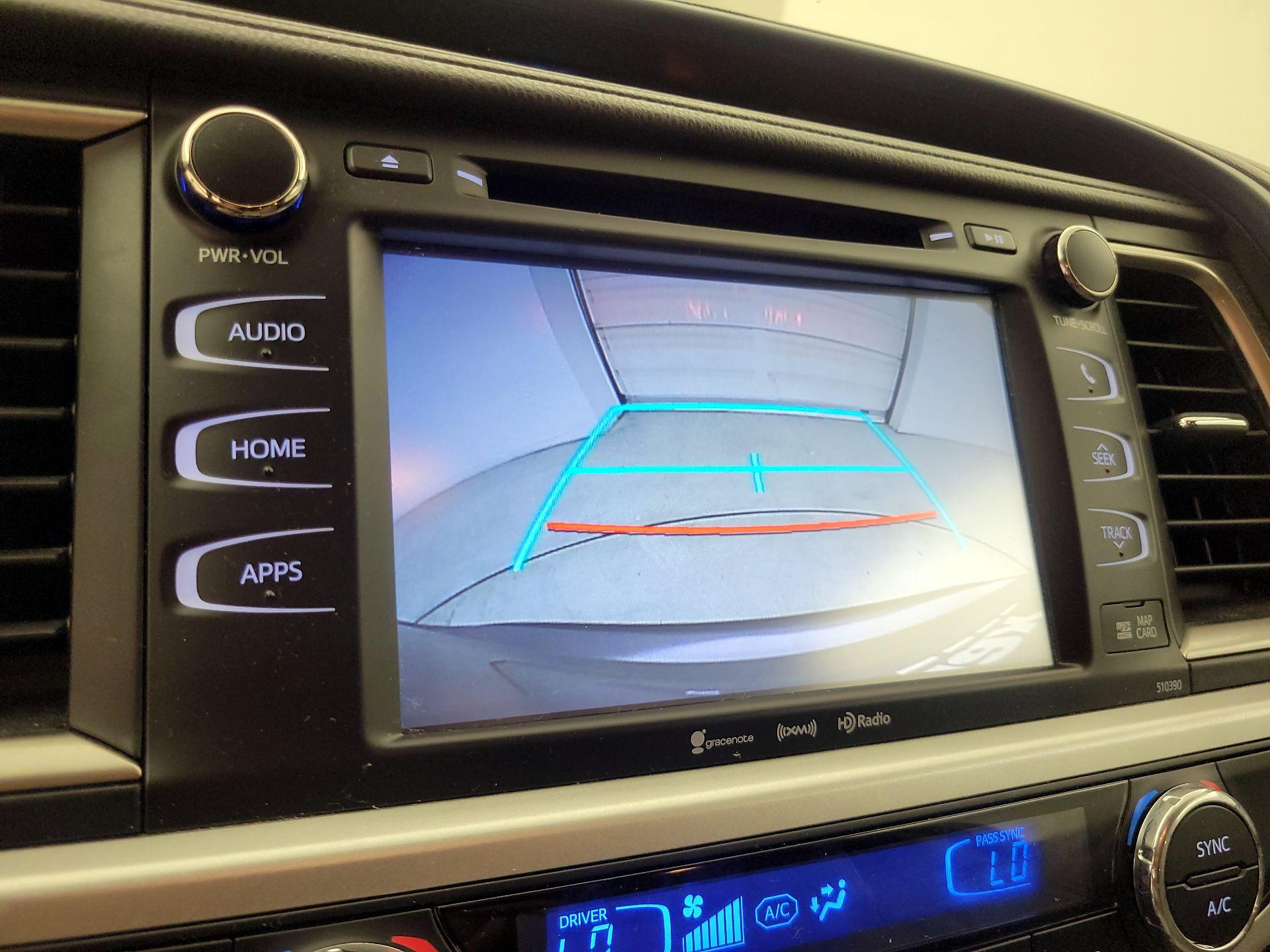 Thumbnail: 2019 Toyota Highlander - 15