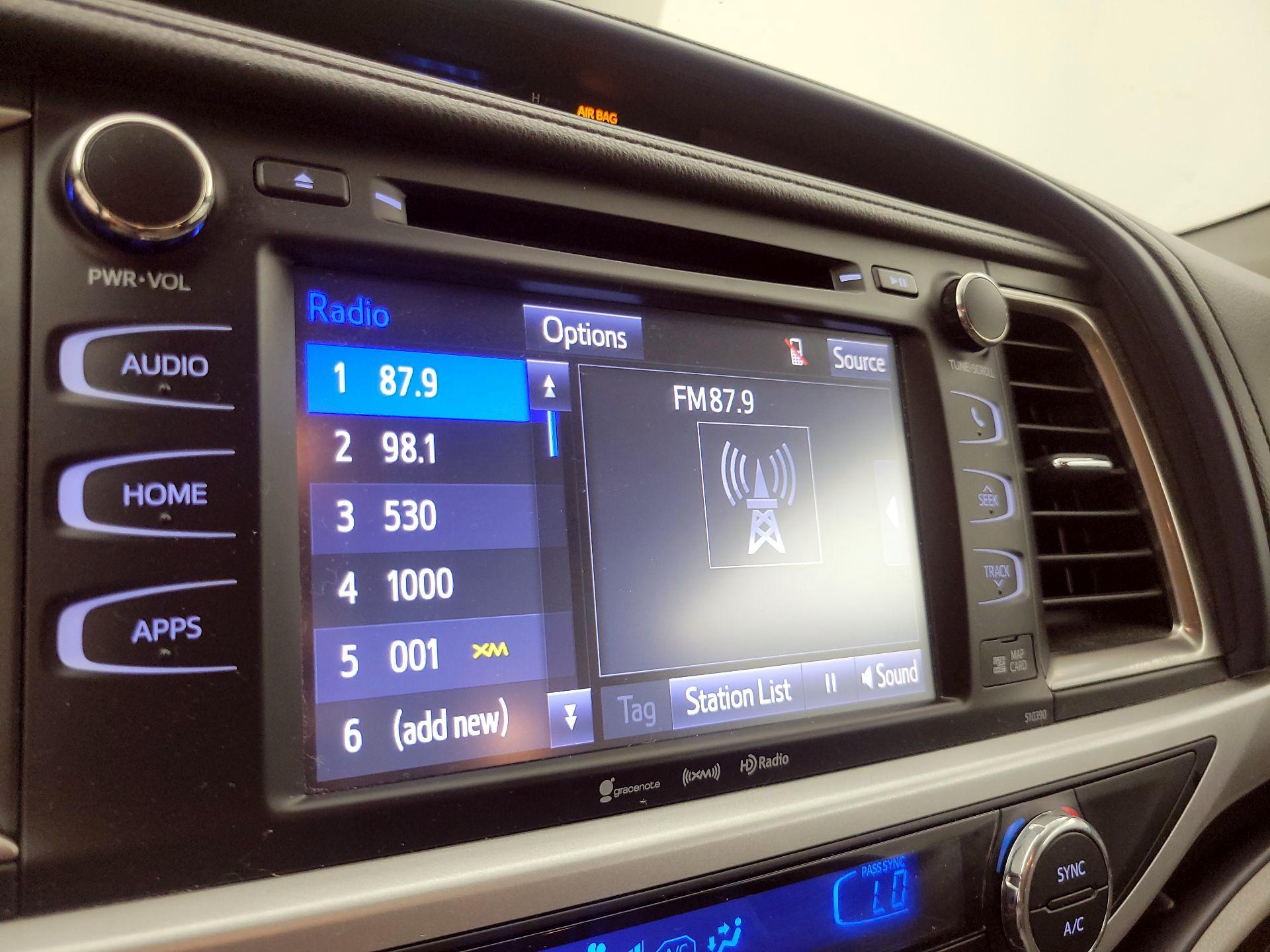 Thumbnail: 2019 Toyota Highlander - 16