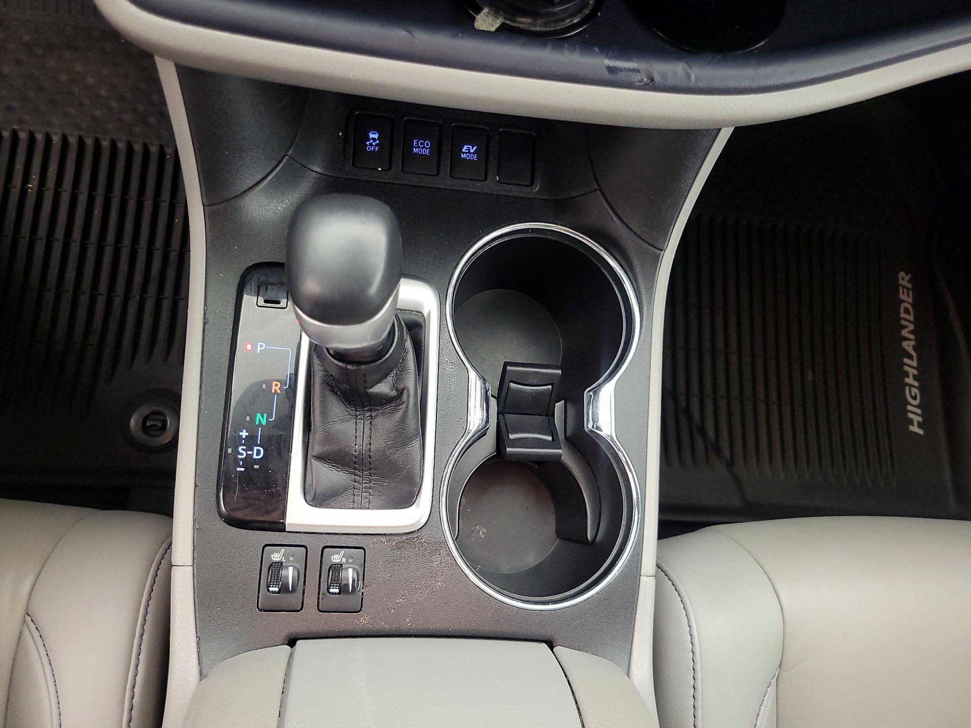 Thumbnail: 2019 Toyota Highlander - 18