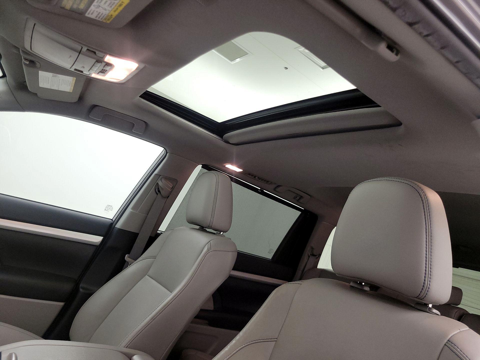 Thumbnail: 2019 Toyota Highlander - 20