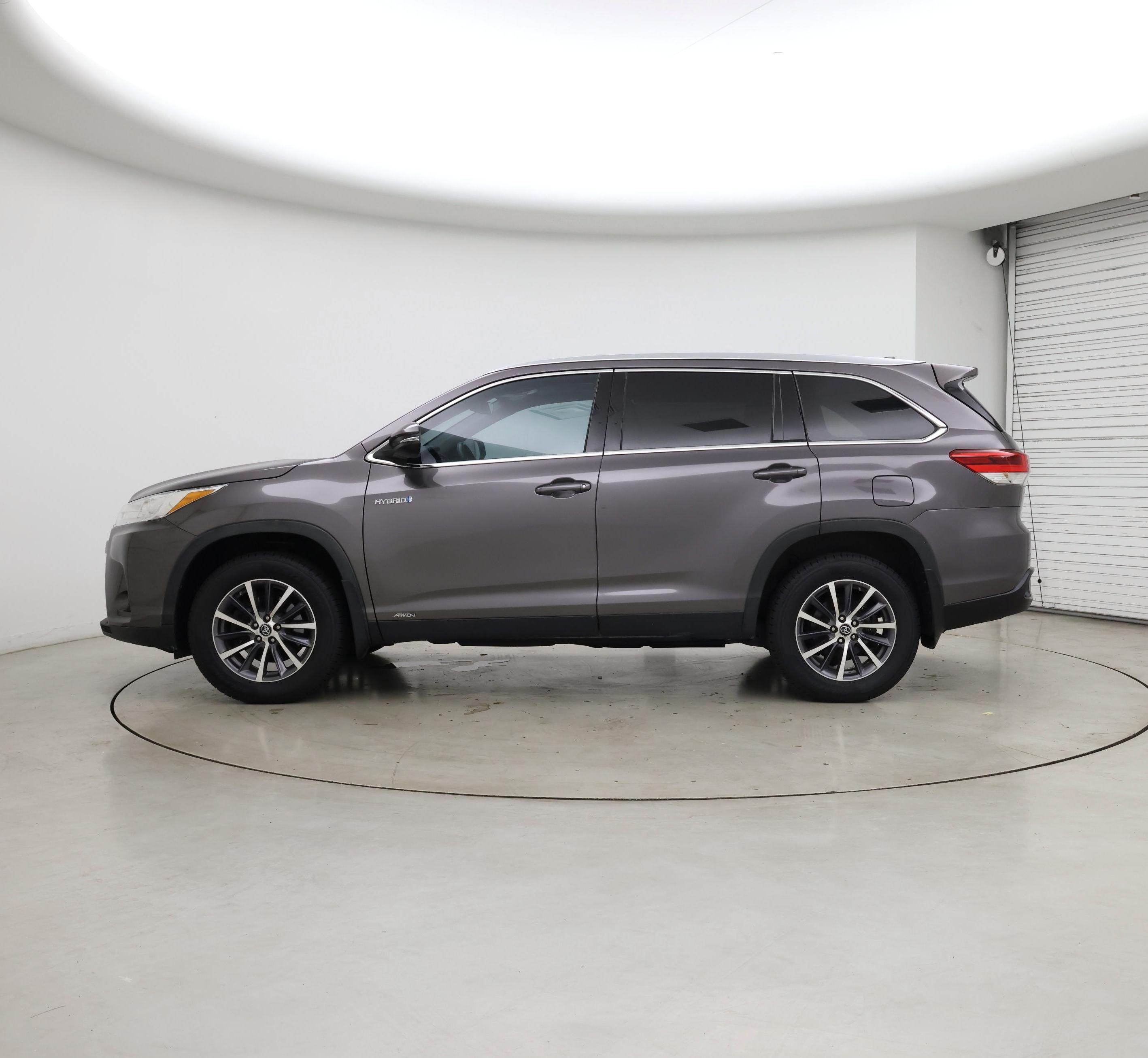Thumbnail: 2019 Toyota Highlander - 3