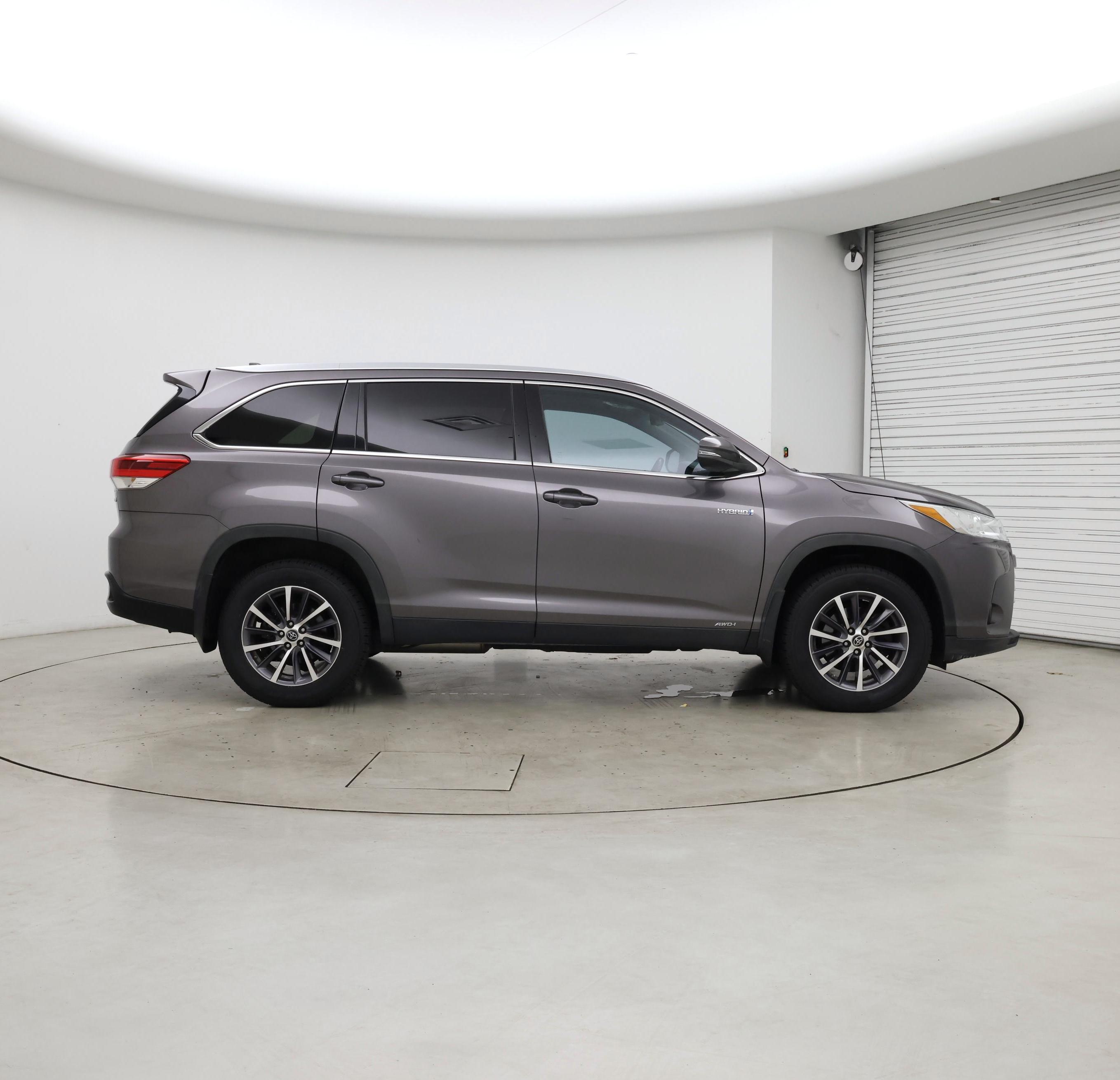 Thumbnail: 2019 Toyota Highlander - 7