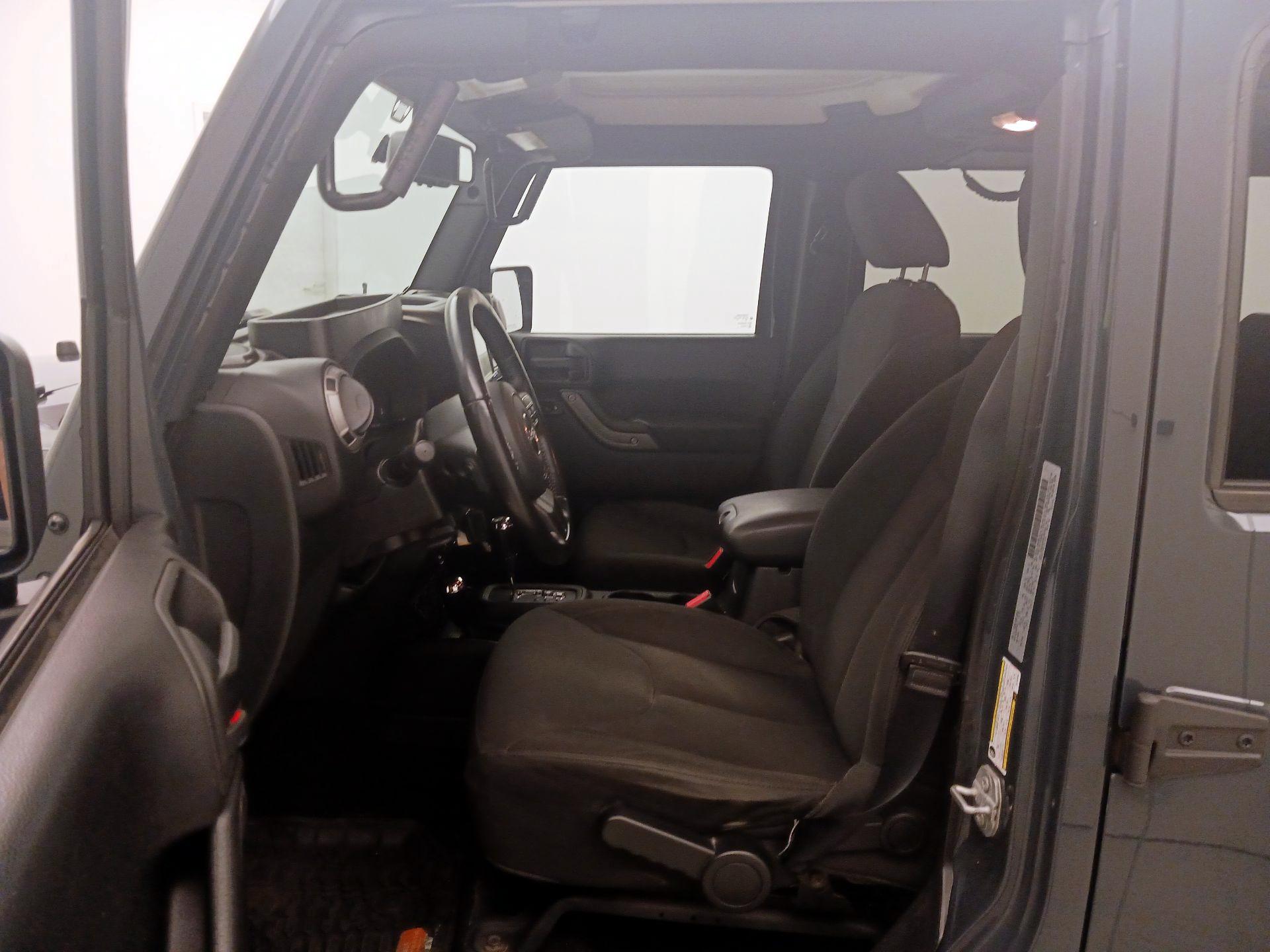 Thumbnail: 2016 Jeep Wrangler - 11