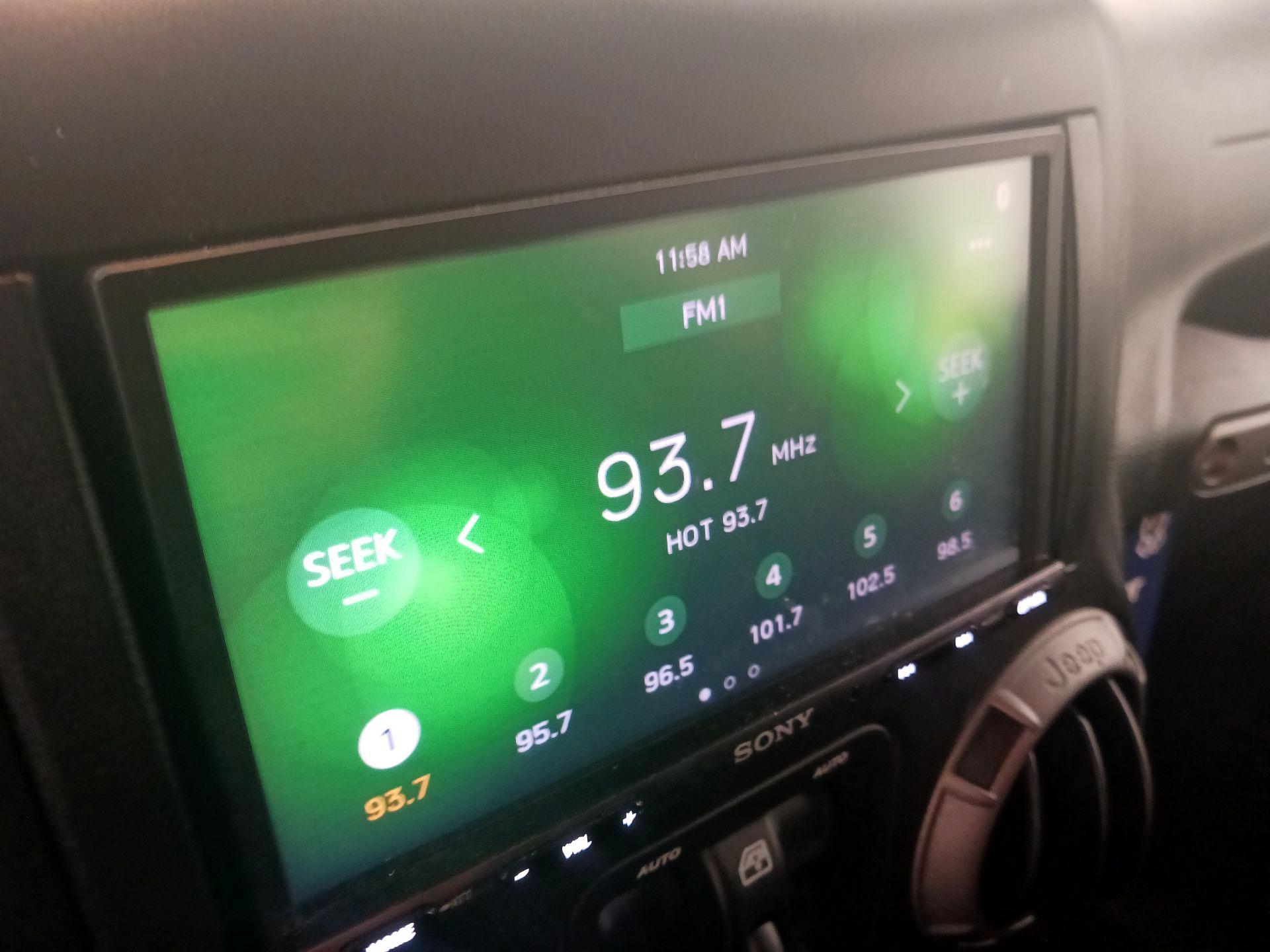 Thumbnail: 2016 Jeep Wrangler - 14