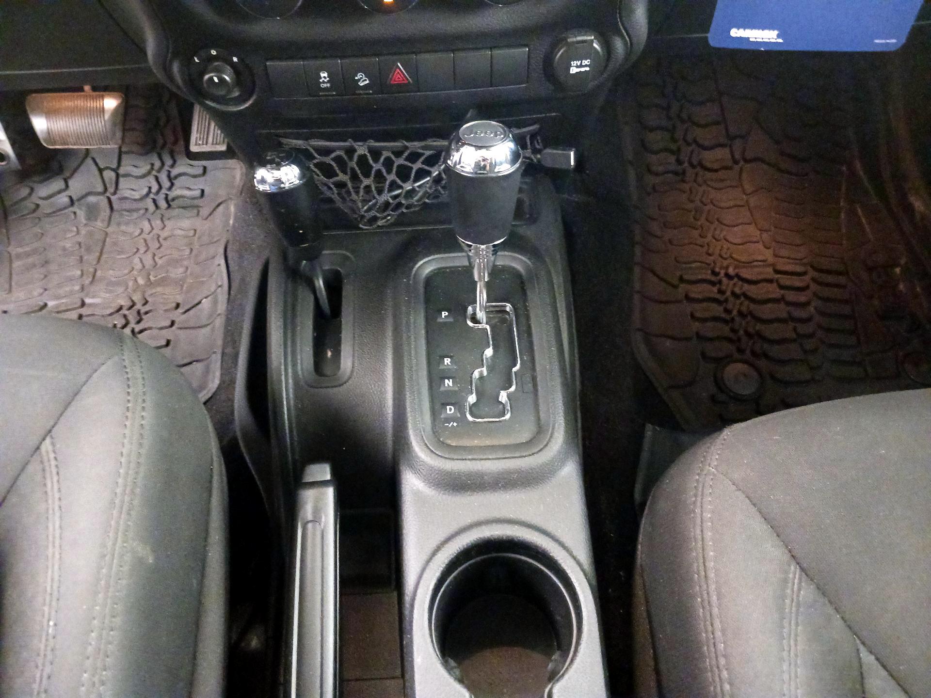 Thumbnail: 2016 Jeep Wrangler - 16