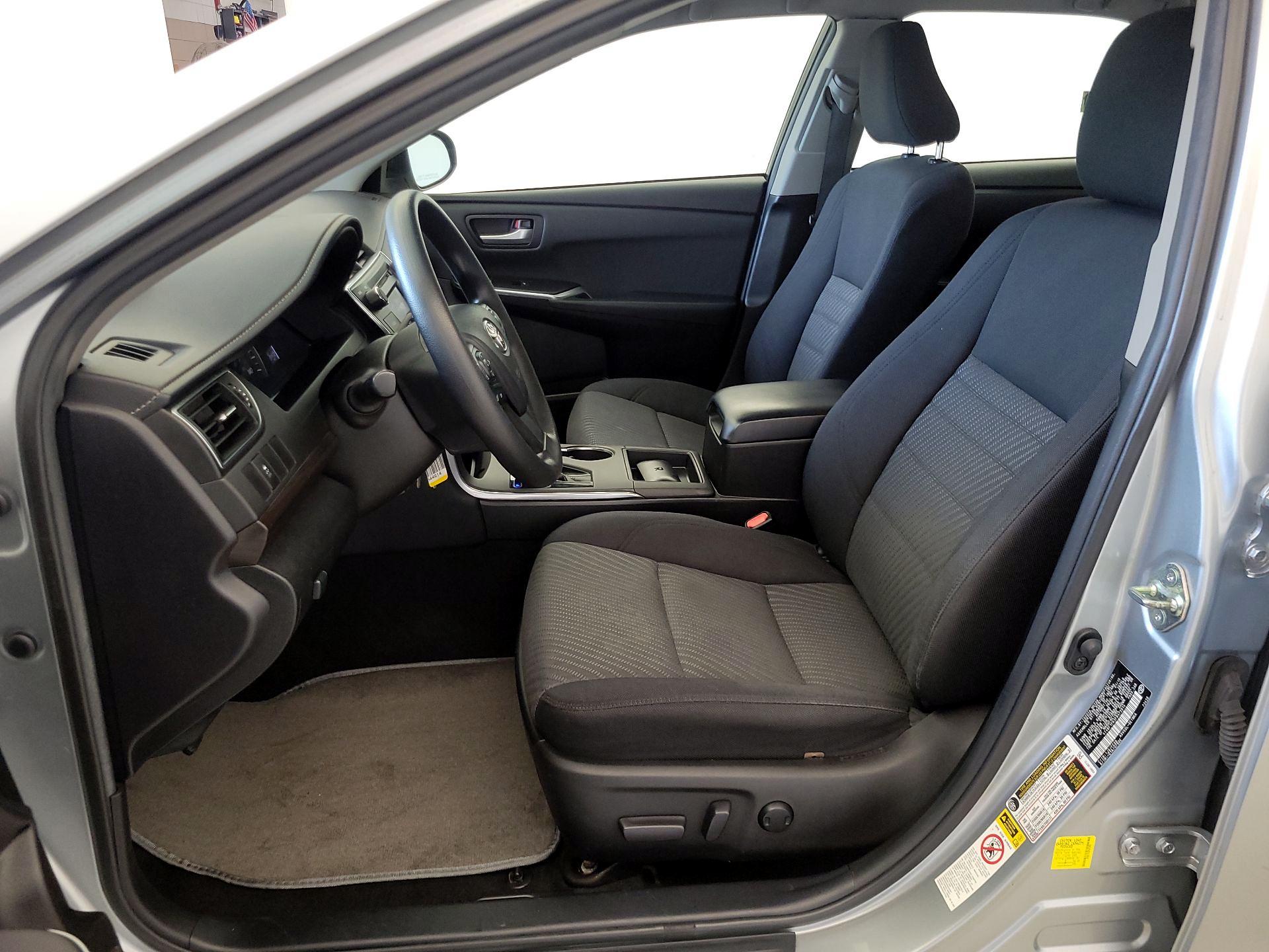 Thumbnail: 2015 Toyota Camry - 11