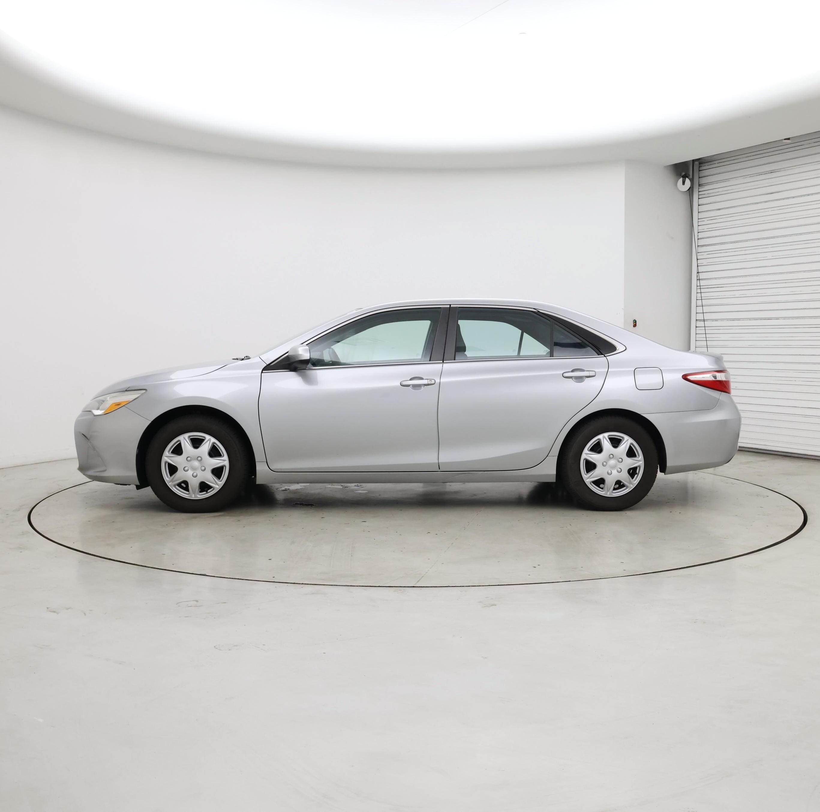 Thumbnail: 2015 Toyota Camry - 3
