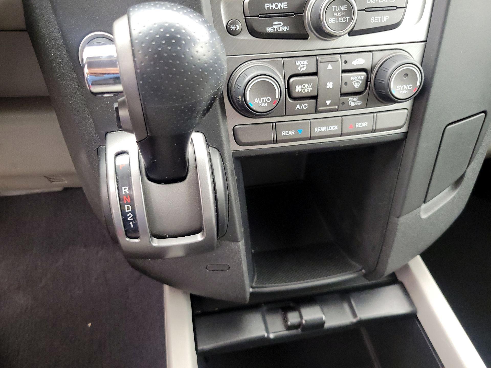 Thumbnail: 2013 Honda Pilot - 17