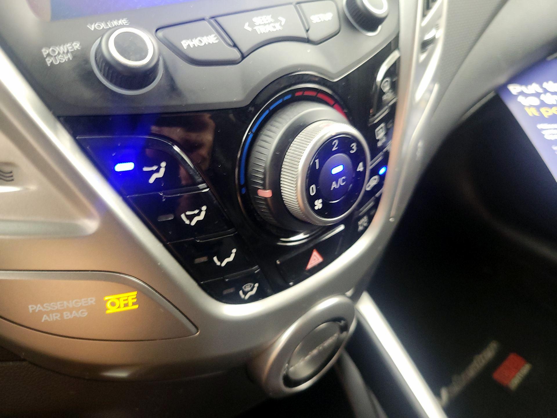 Thumbnail: 2014 Hyundai Veloster - 16