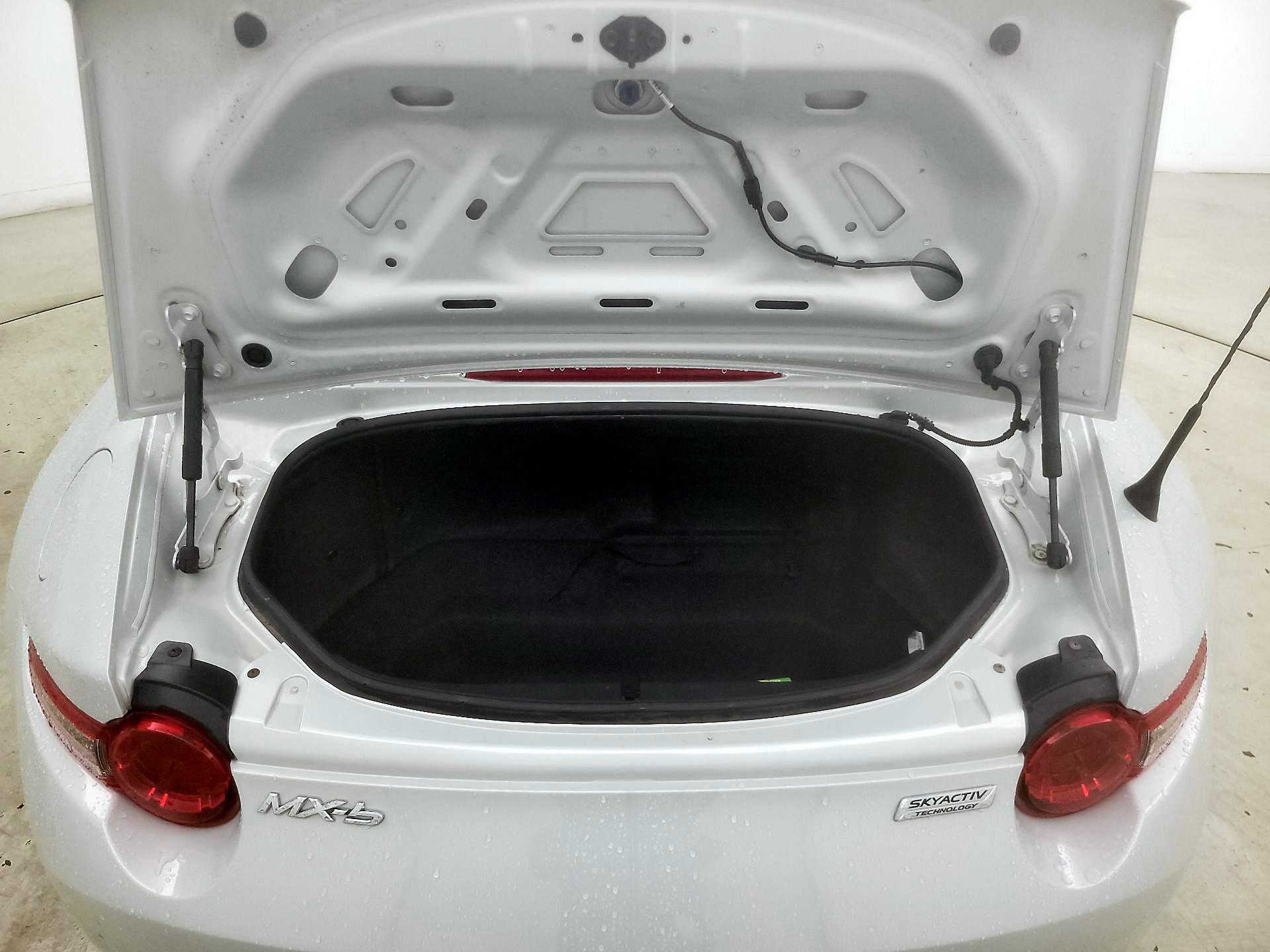 Thumbnail: 2016 Mazda MX-5 Miata - 19