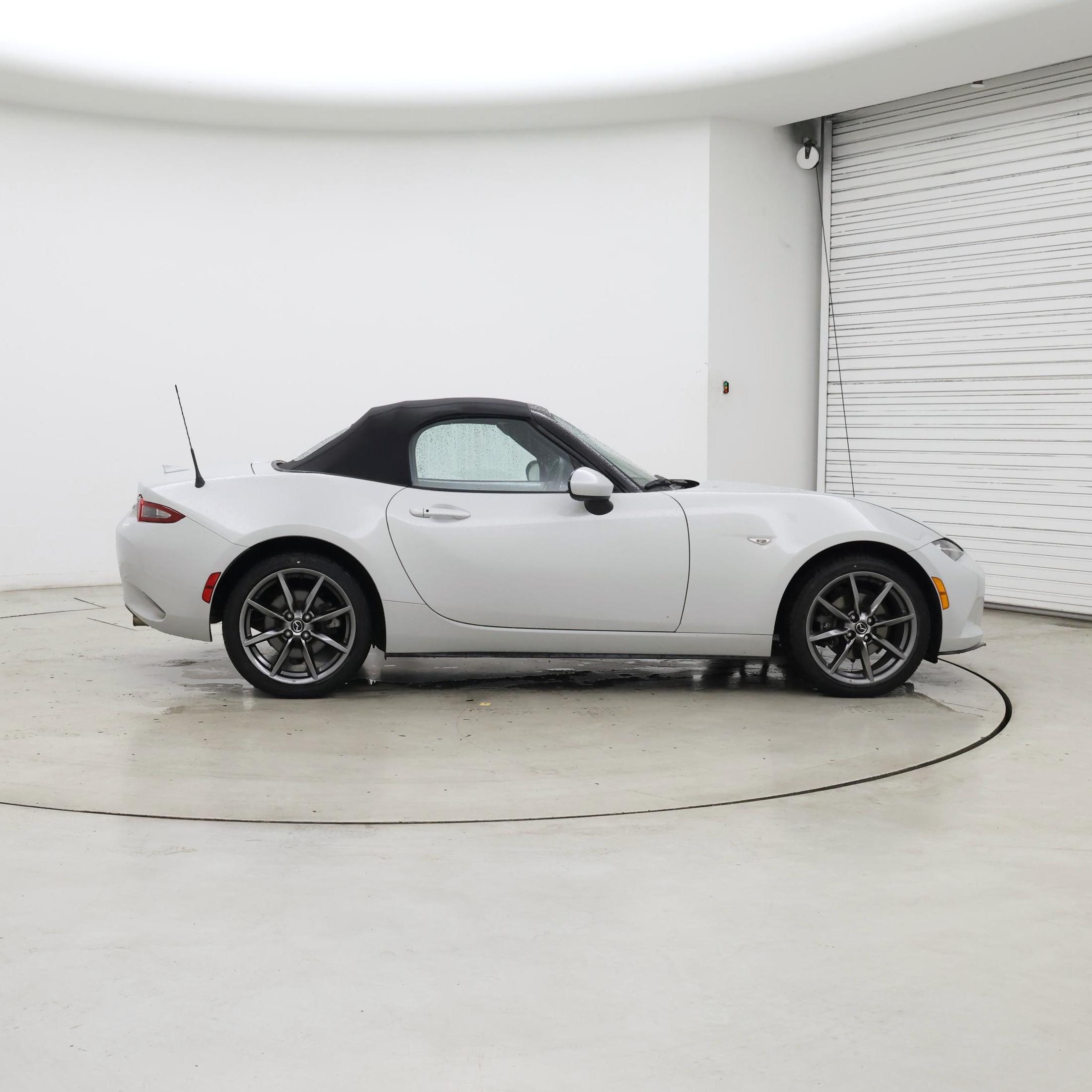 Thumbnail: 2016 Mazda MX-5 Miata - 7