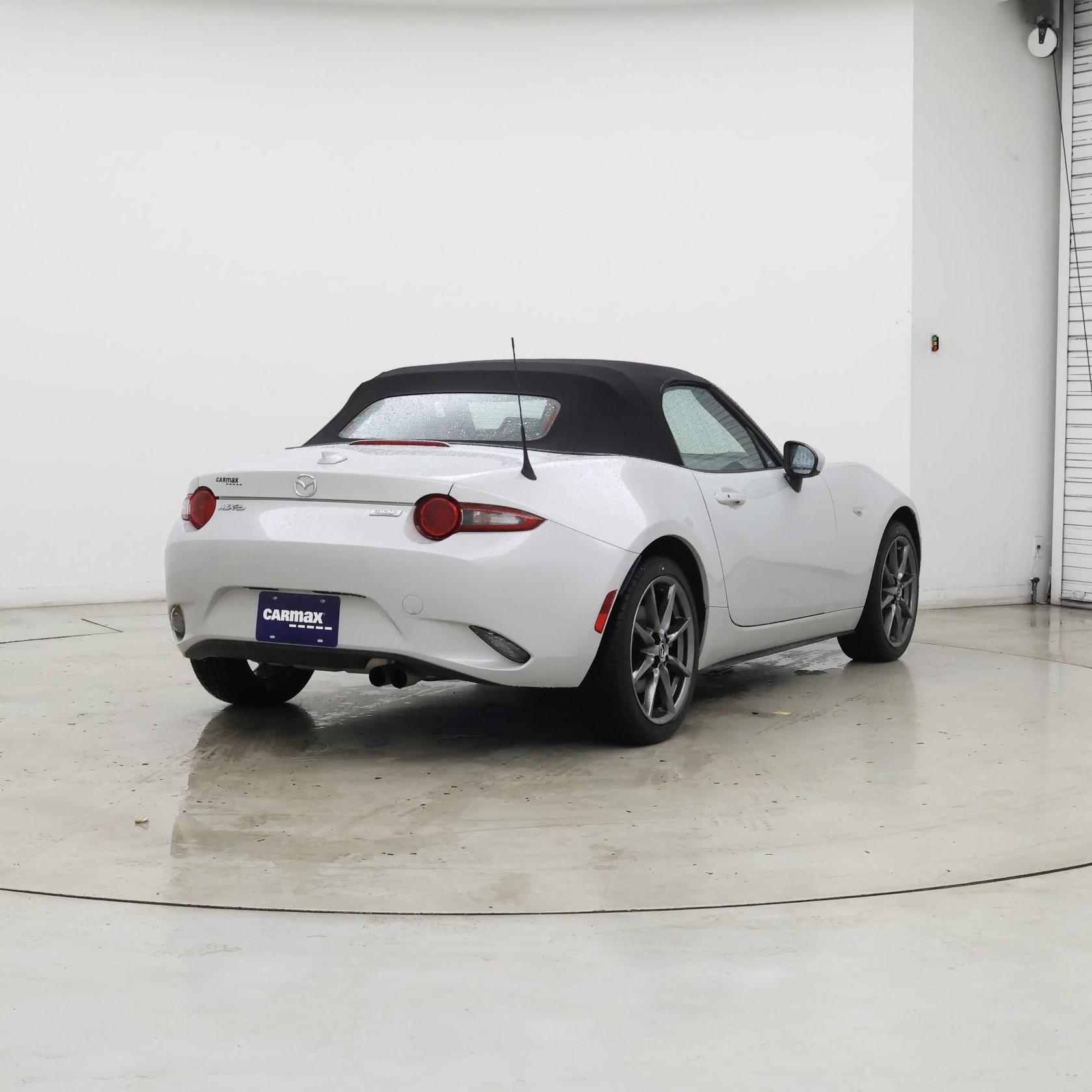 Thumbnail: 2016 Mazda MX-5 Miata - 8