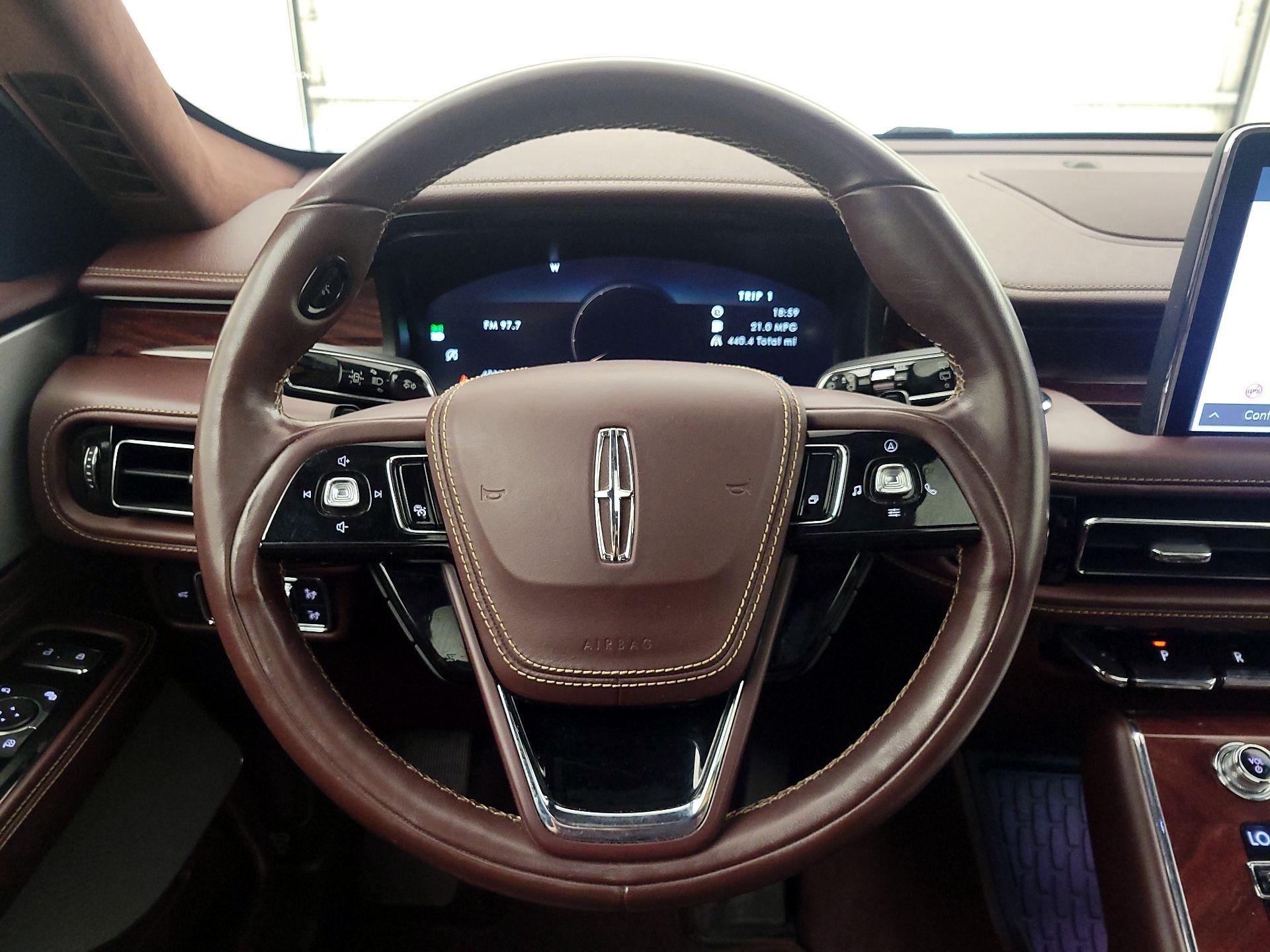 Thumbnail: 2020 Lincoln Aviator - 10