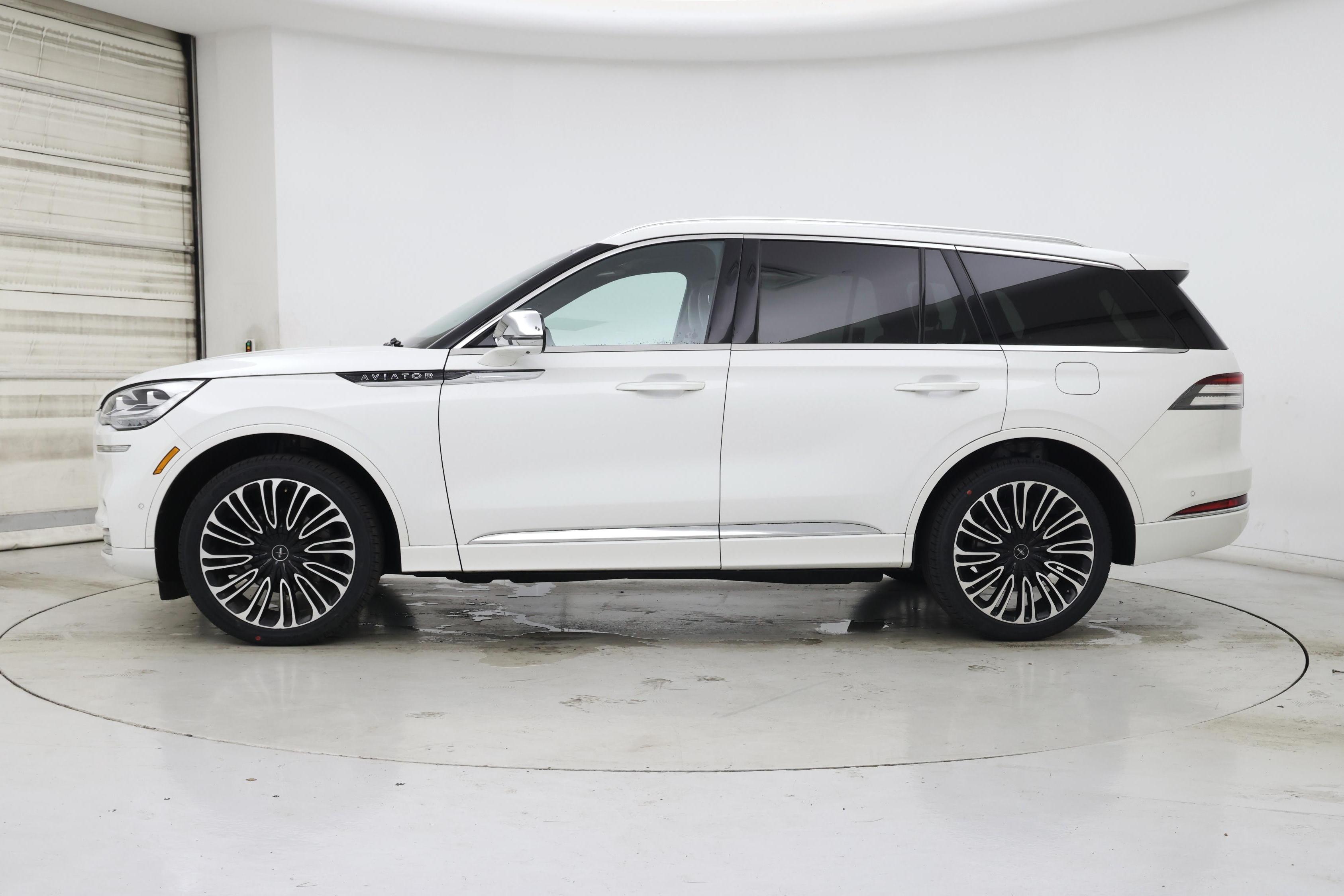 Thumbnail: 2020 Lincoln Aviator - 3