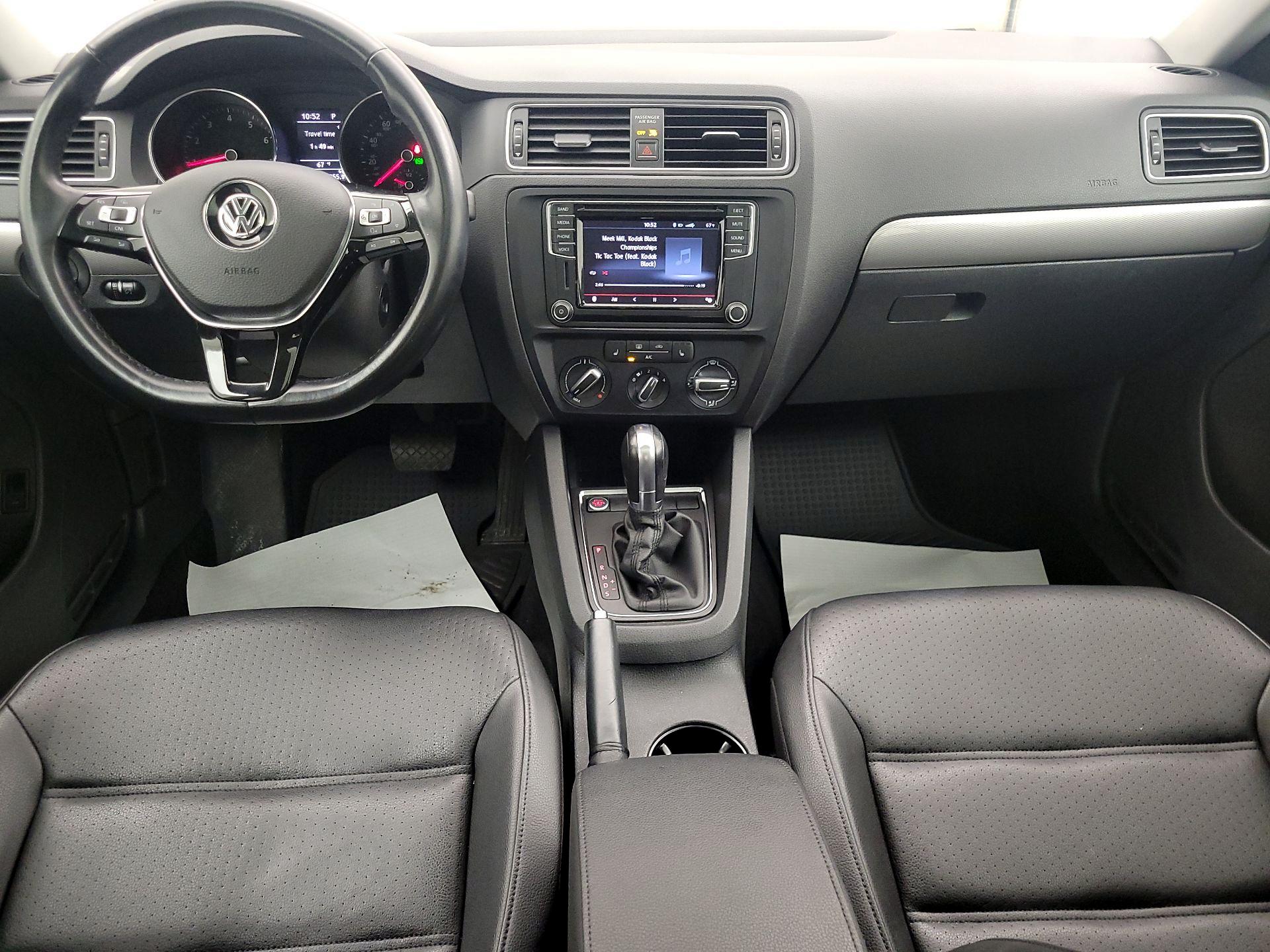 Thumbnail: 2017 Volkswagen Jetta - 9