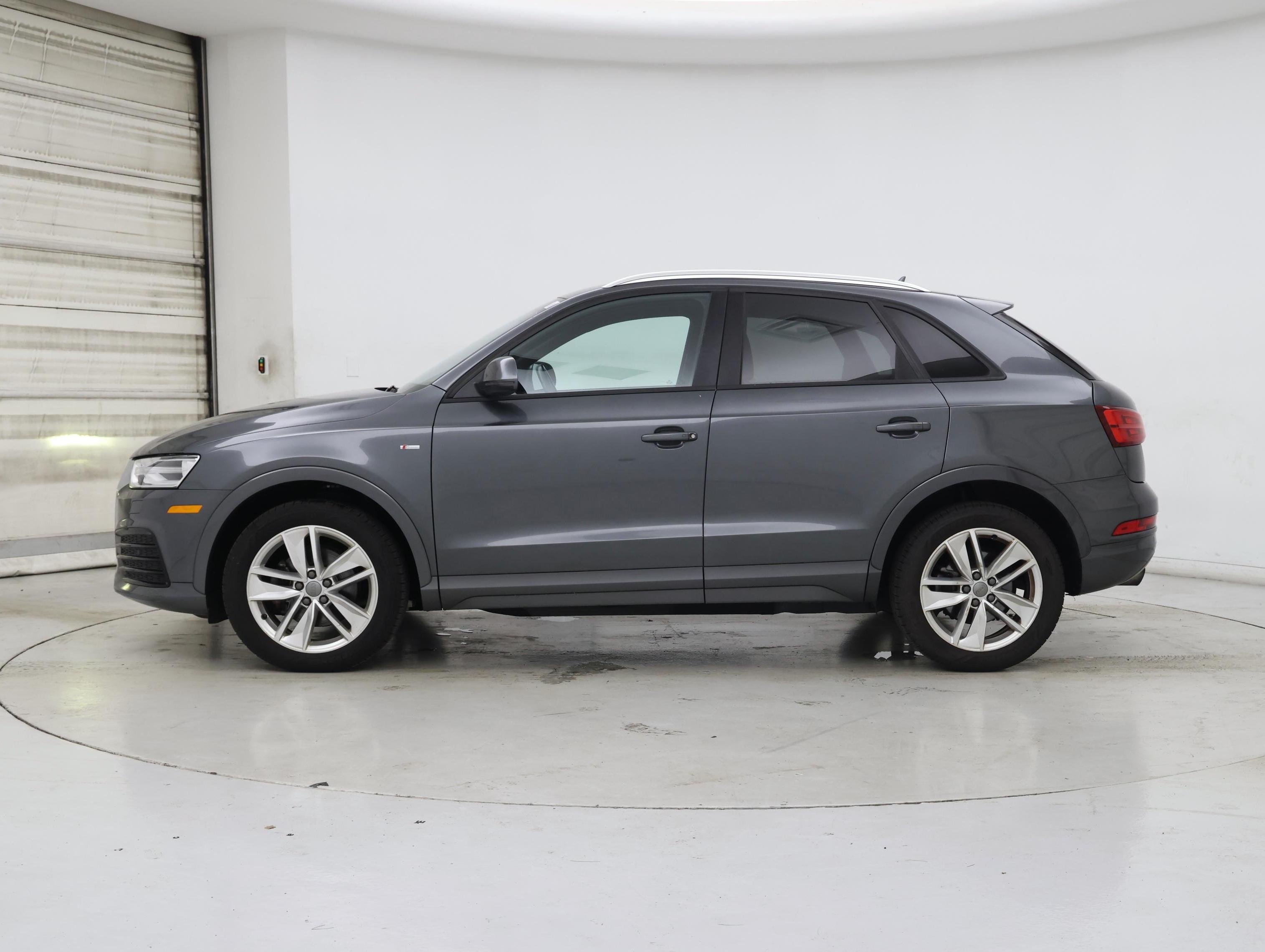 Thumbnail: 2018 Audi Q3 - 3