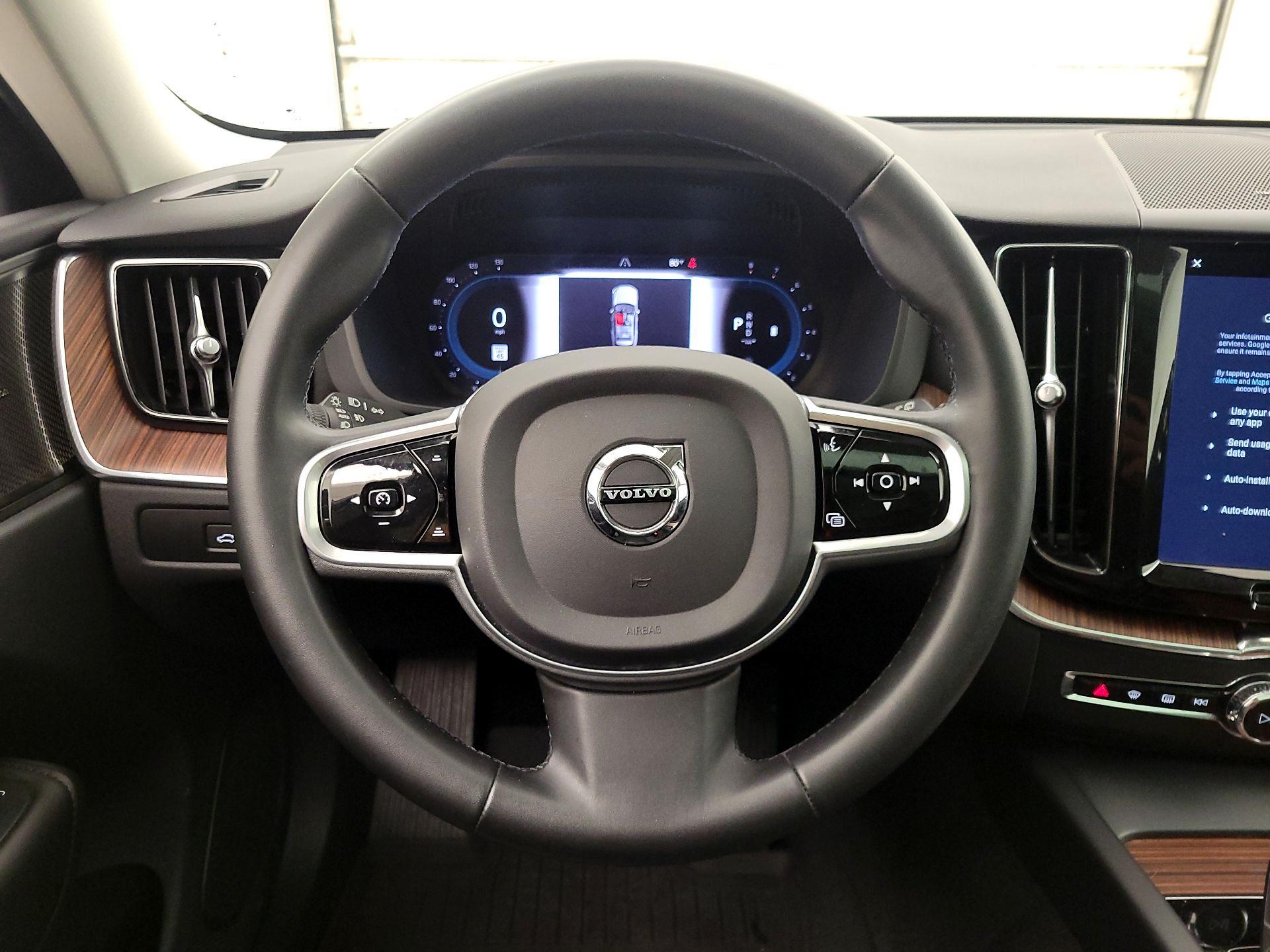 Thumbnail: 2023 Volvo XC60 - 10