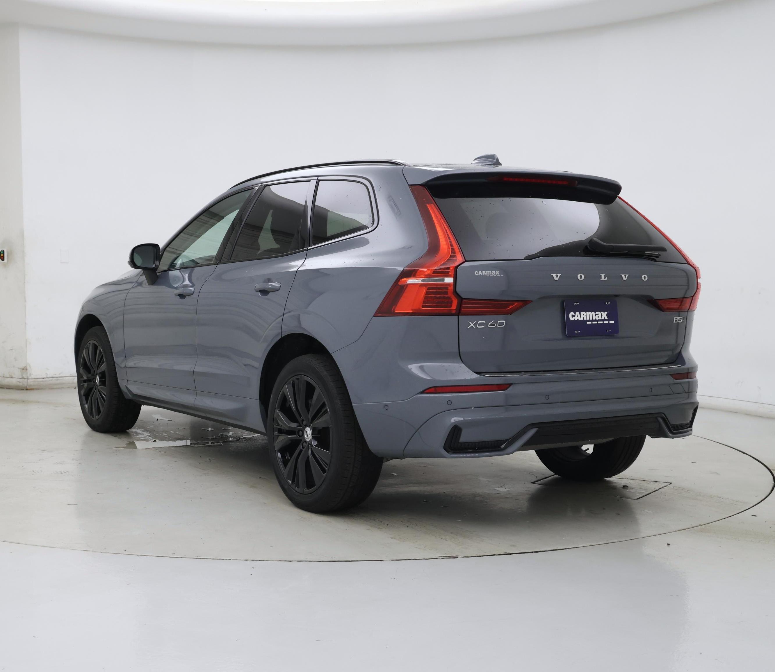 Thumbnail: 2023 Volvo XC60 - 2