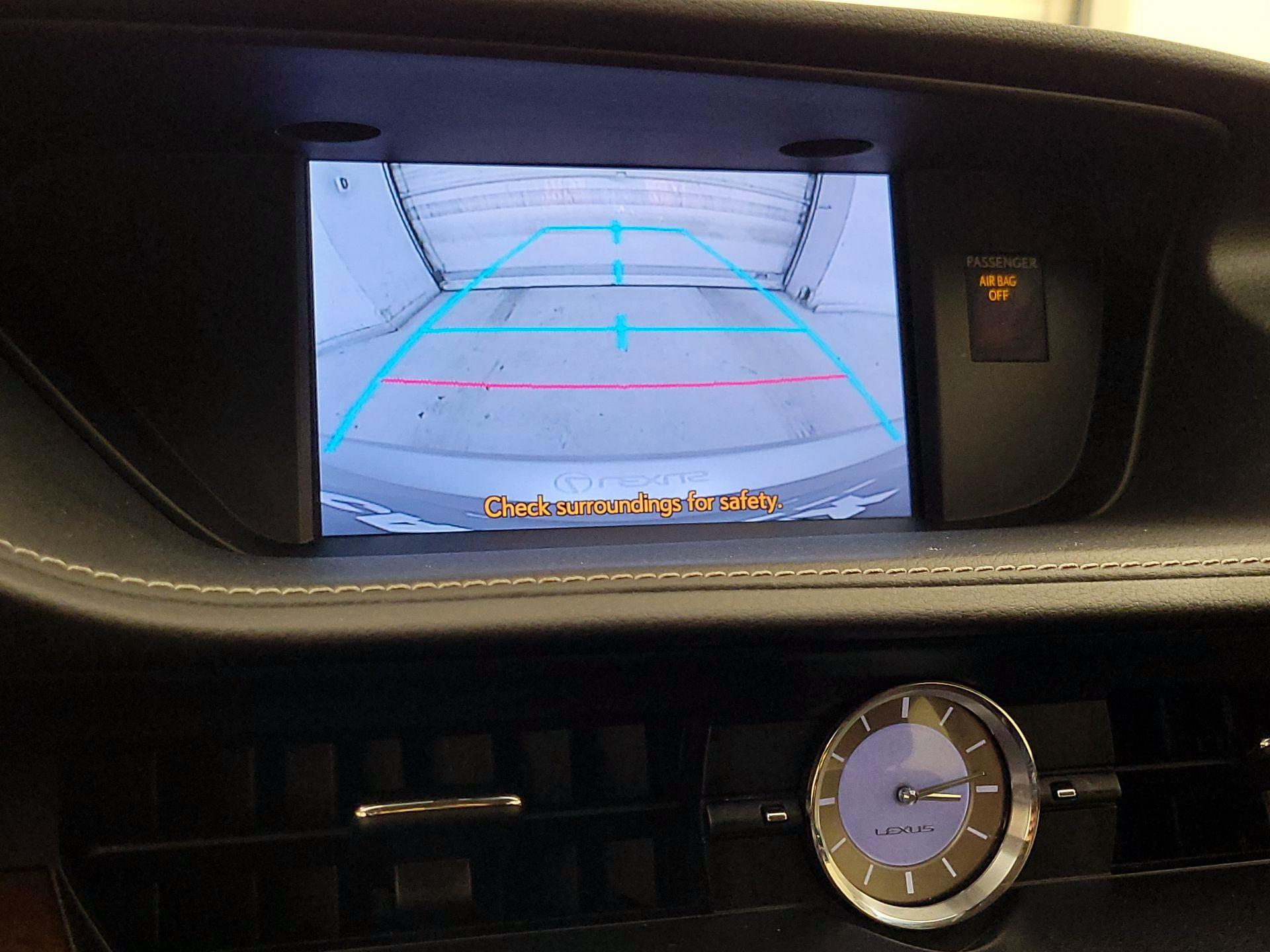 Thumbnail: 2013 Lexus ES - 15