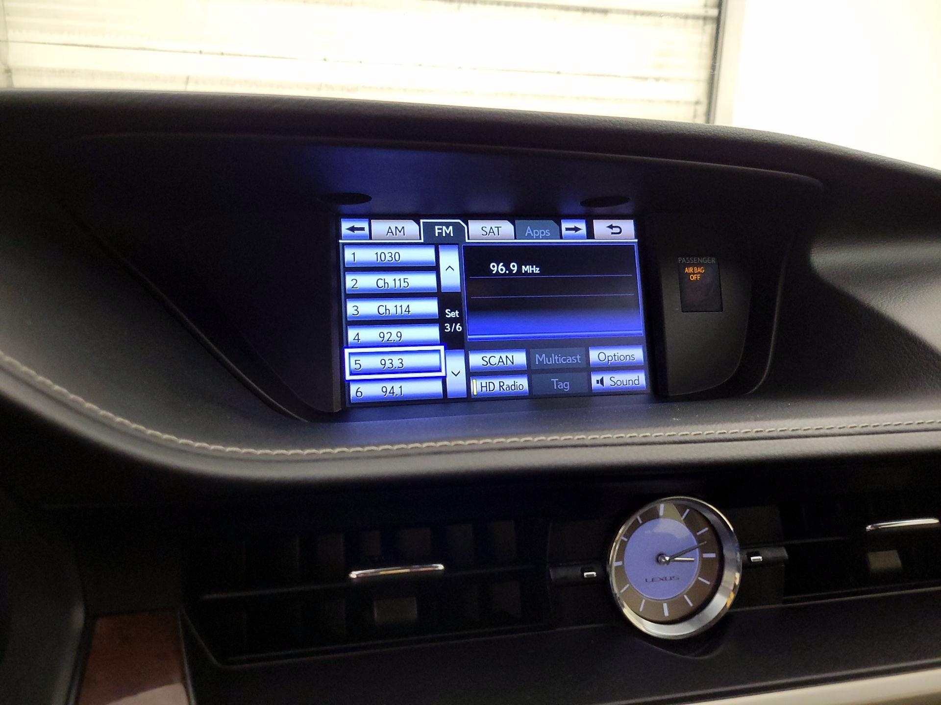 Thumbnail: 2013 Lexus ES - 16