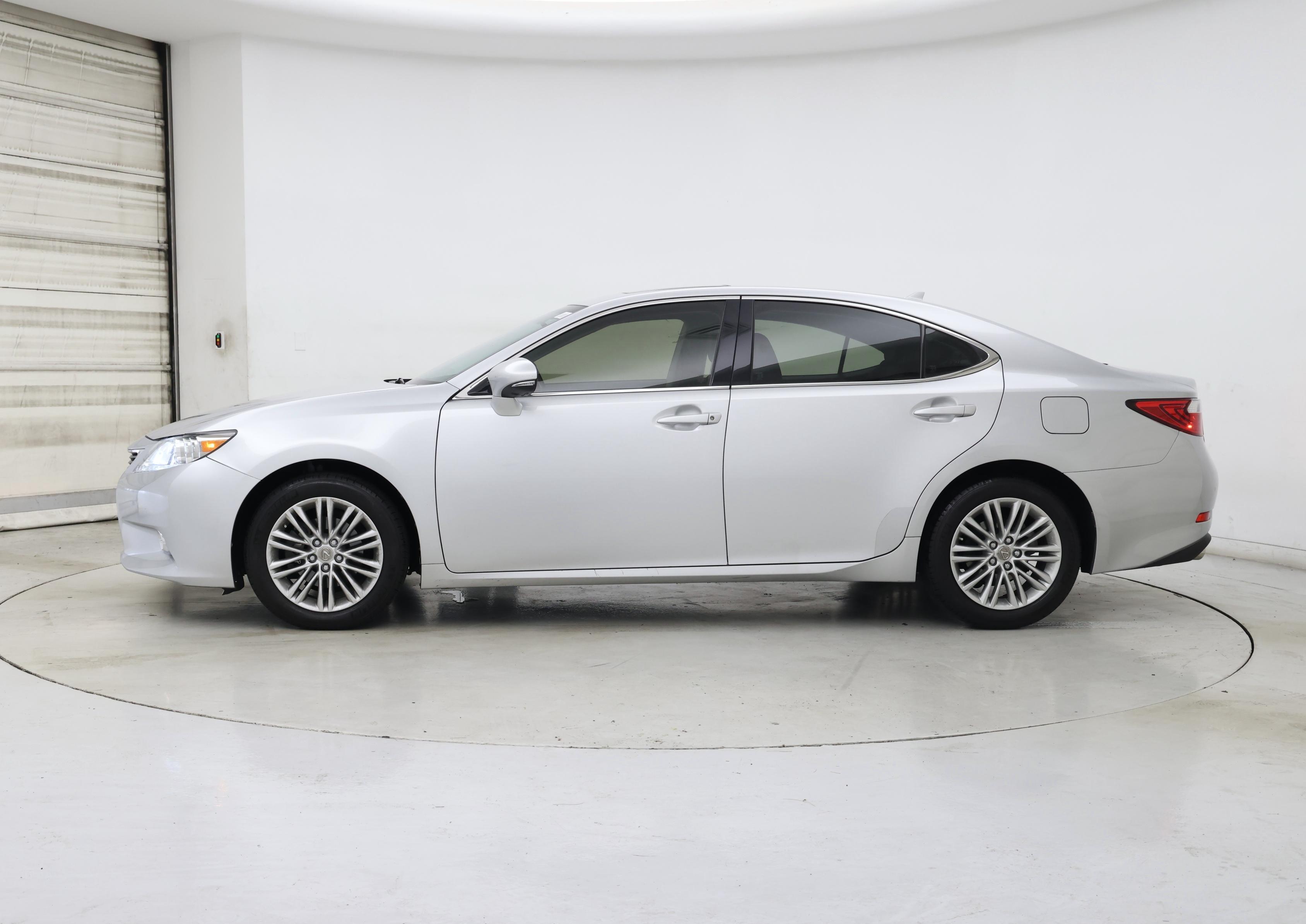 Thumbnail: 2013 Lexus ES - 3