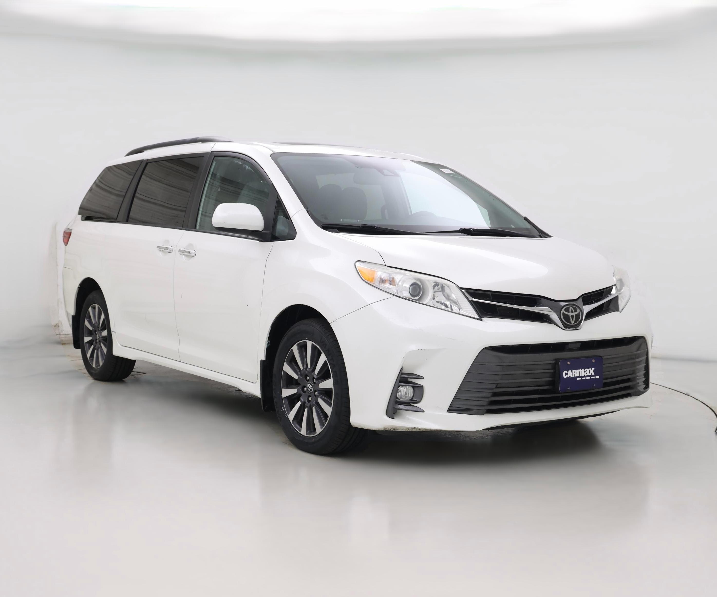 Thumbnail: 2019 Toyota Sienna - 1