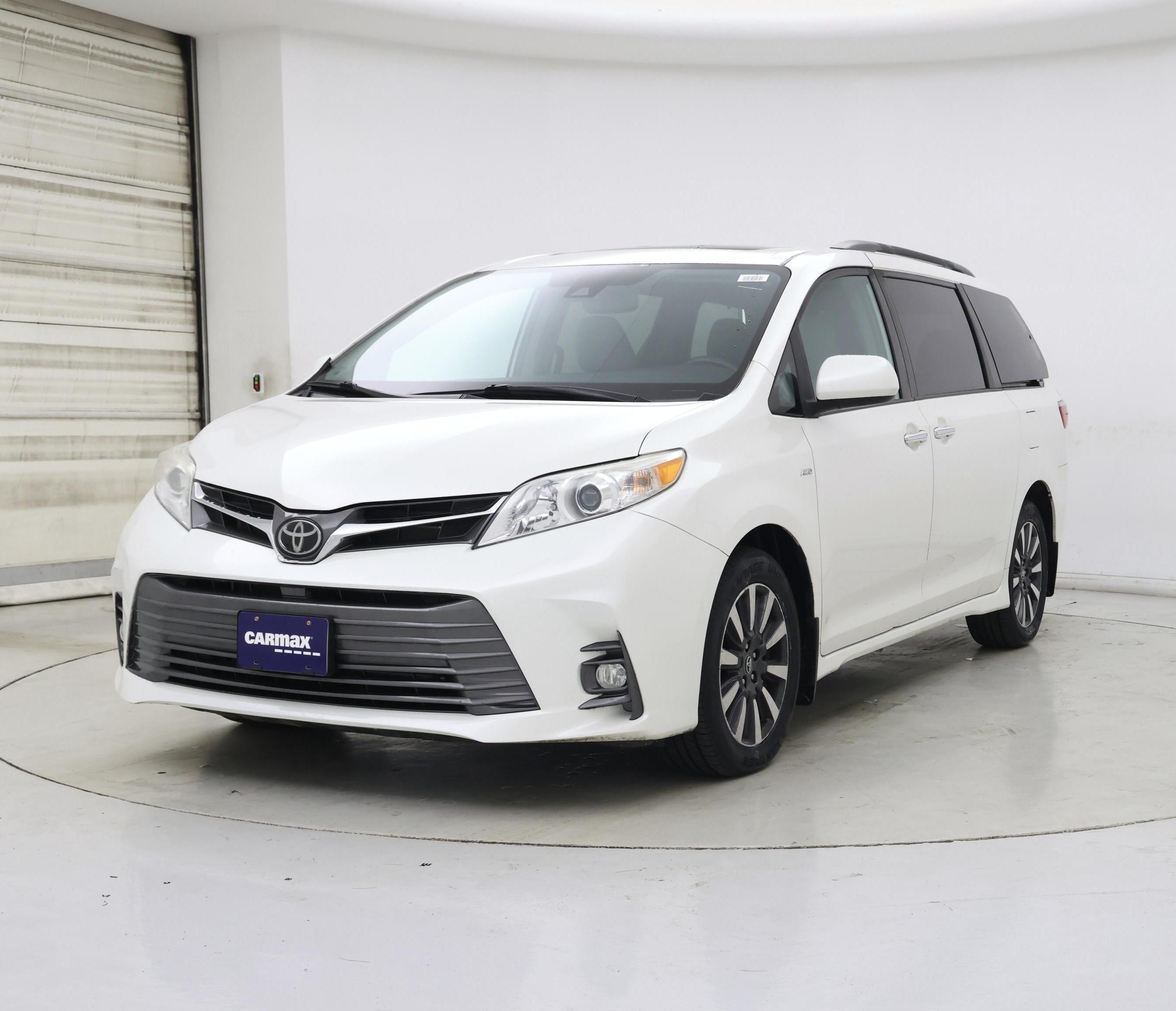 Thumbnail: 2019 Toyota Sienna - 4