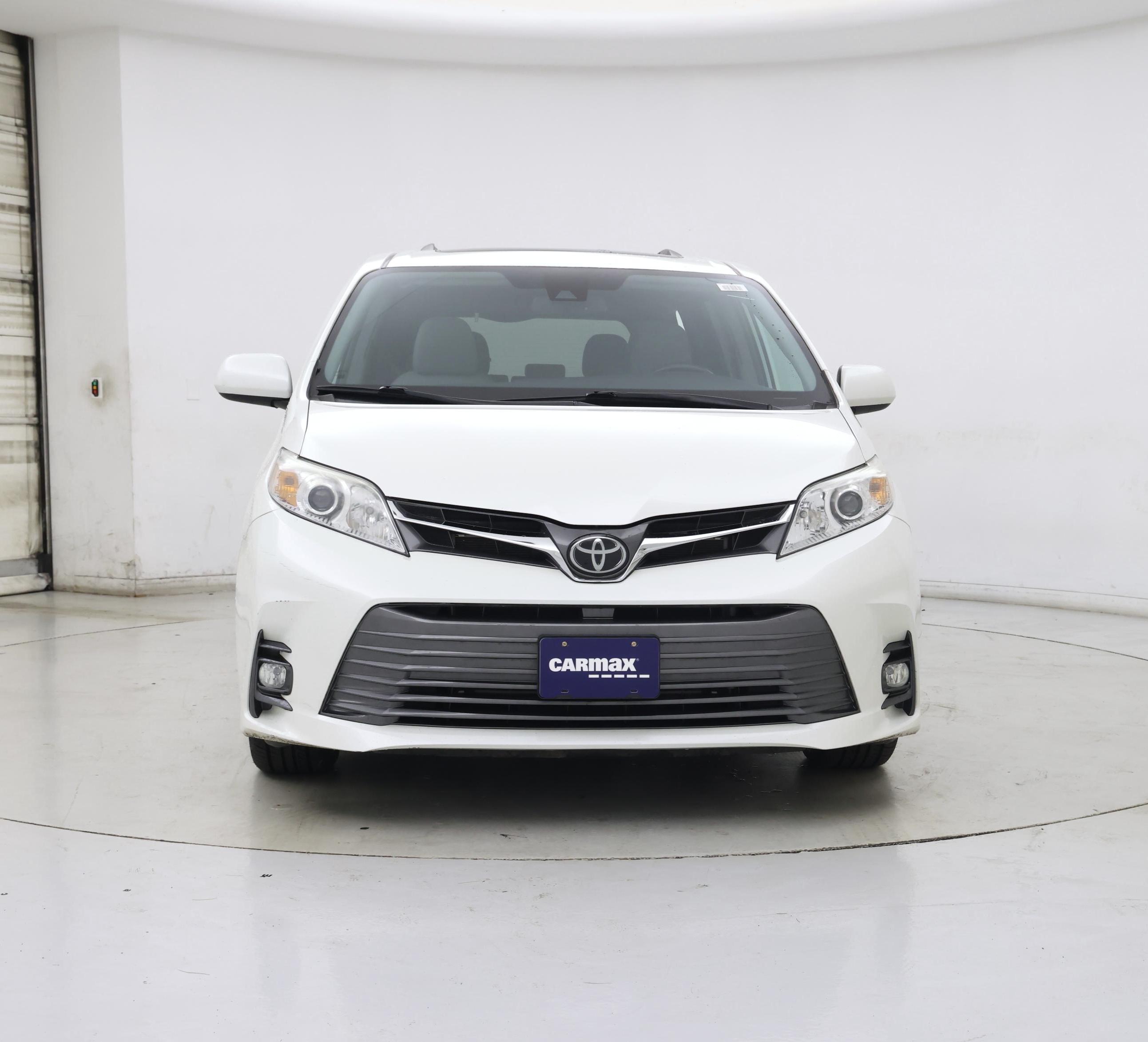 Thumbnail: 2019 Toyota Sienna - 5