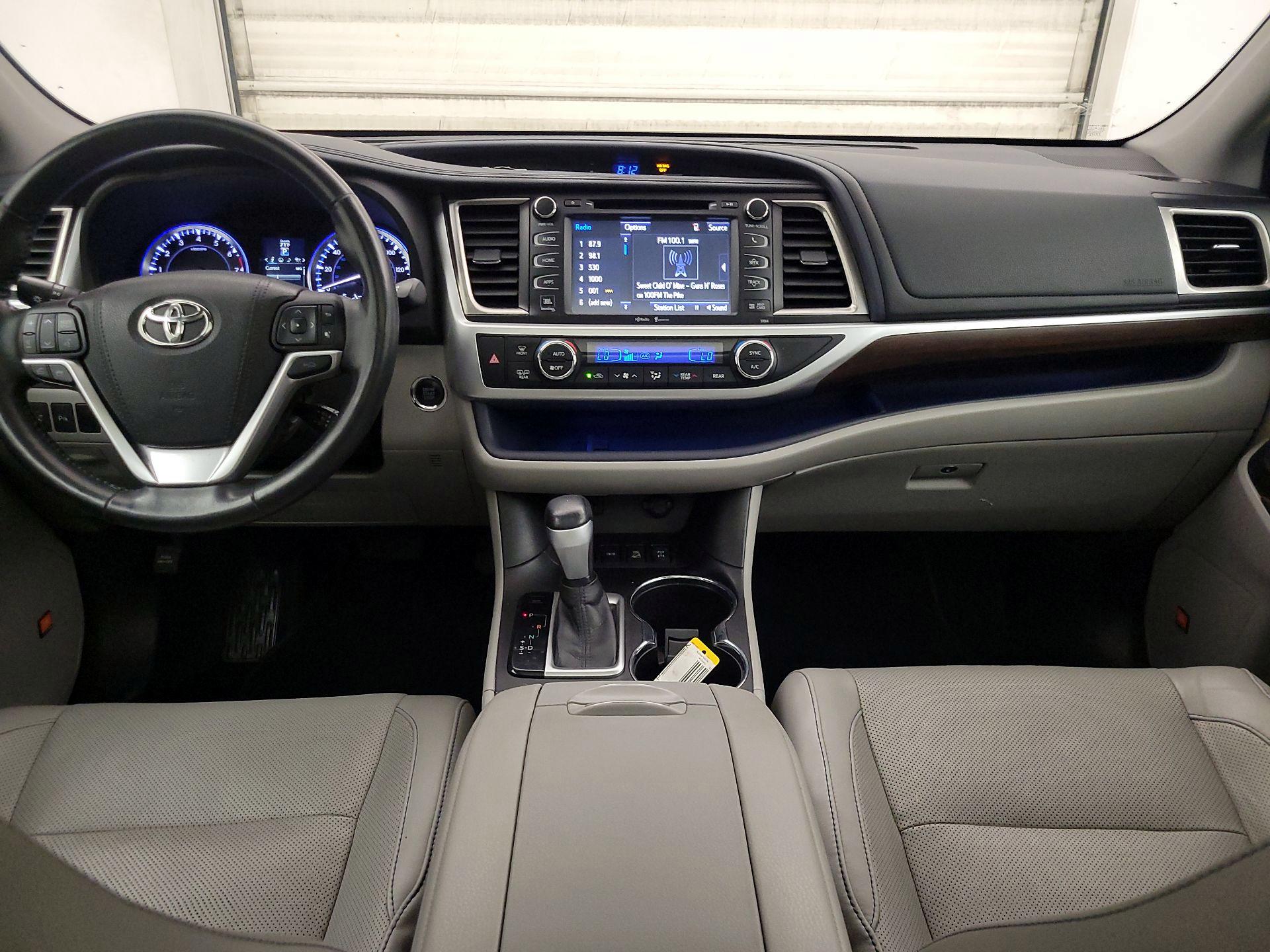 Thumbnail: 2015 Toyota Highlander - 9