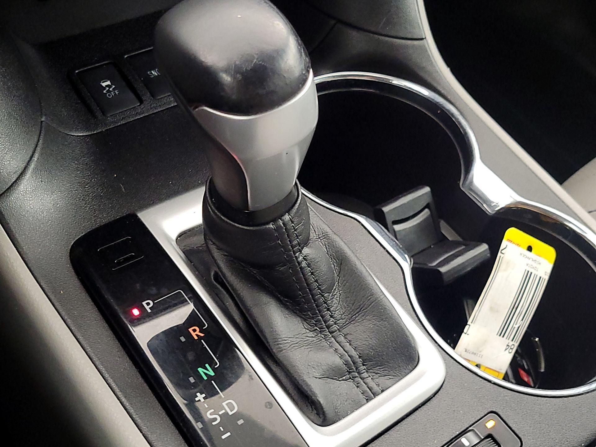 Thumbnail: 2015 Toyota Highlander - 17